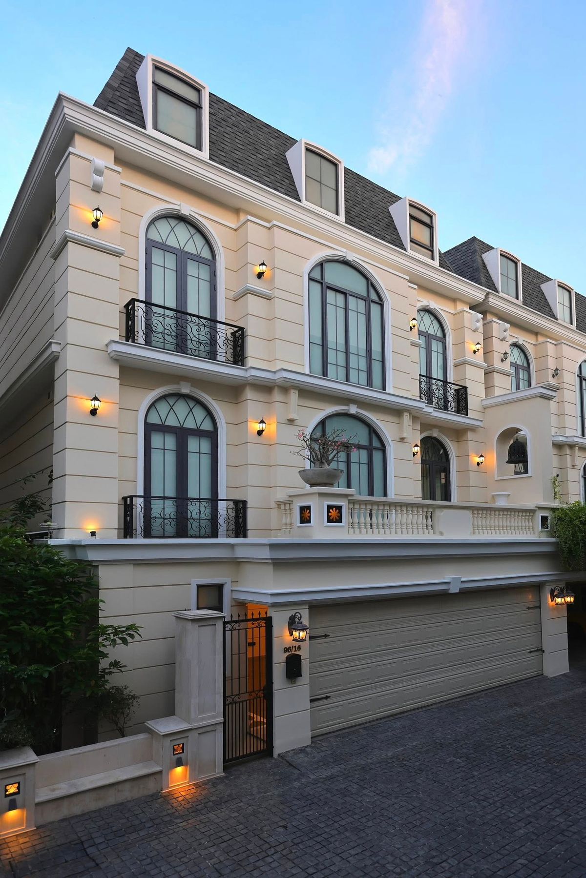ขายบ้านสุขุมวิท อโศก ทองหล่อ : !!! !!! The Boulevard Ekkamai – Pool Villa for Sale  ทำเลดีในย่านเอกมัย ใจกลางเมืองกรุงเทพฯ /4B5B/70MB