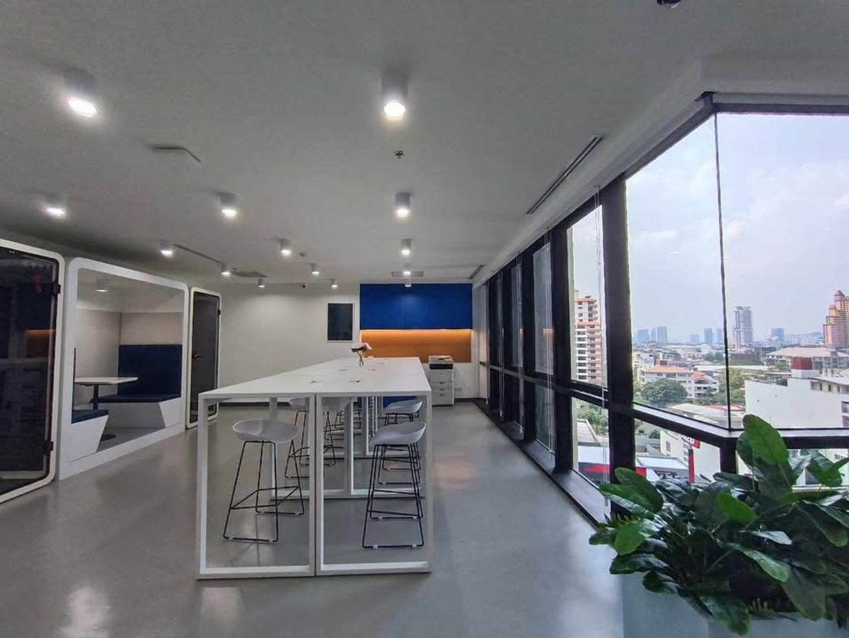 ให้เช่าสำนักงานอารีย์ อนุสาวรีย์ : เซอร์วิสออฟฟิศ พื้นที่สำนักงานให้เช่า อารีย์ Serviced Office พื้นที่เริ่มต้นสำหรับ 1 - 50 ท่าน ตกแต่งสวย พร้อมเข้าอยู่ อาคาร เอส.พี บิ้วดิ้ง (ไอบีเอ็ม) - S.P. Building (IBM Building) ใกล้รถไฟฟ้า BTSอารีย์, พหลโยธิน, สนามเป้า