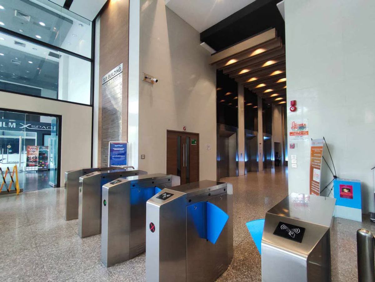 ให้เช่าสำนักงานอารีย์ อนุสาวรีย์ : เซอร์วิสออฟฟิศ พื้นที่สำนักงานให้เช่า อารีย์ Serviced Office พื้นที่เริ่มต้นสำหรับ 1 - 50 ท่าน ตกแต่งสวย พร้อมเข้าอยู่ อาคาร เอส.พี บิ้วดิ้ง (ไอบีเอ็ม) - S.P. Building (IBM Building) ใกล้รถไฟฟ้า BTSอารีย์, พหลโยธิน, สนามเป้า