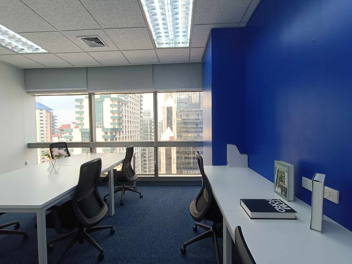 For RentOfficeSukhumvit, Asoke, Thonglor : Service Office Office area for rent Asoke Serviced Office. Beautifully decorated, ready to go to the Serm -Mitr Tower Sukhumvit21 Asoke building. The area for 1 - 50 people (starting at 10,000 baht) near the Asoke BTS, MRT Sukhumvit 21  