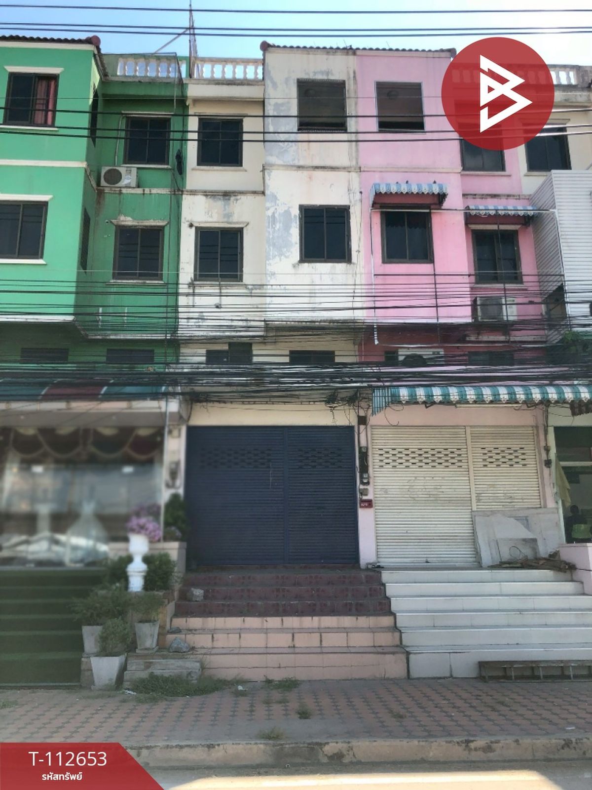 For SaleShop HouseChai Nat : 4 -story commercial building for sale, area 23.4 sq.wah, Ban Kluai Chai Nat