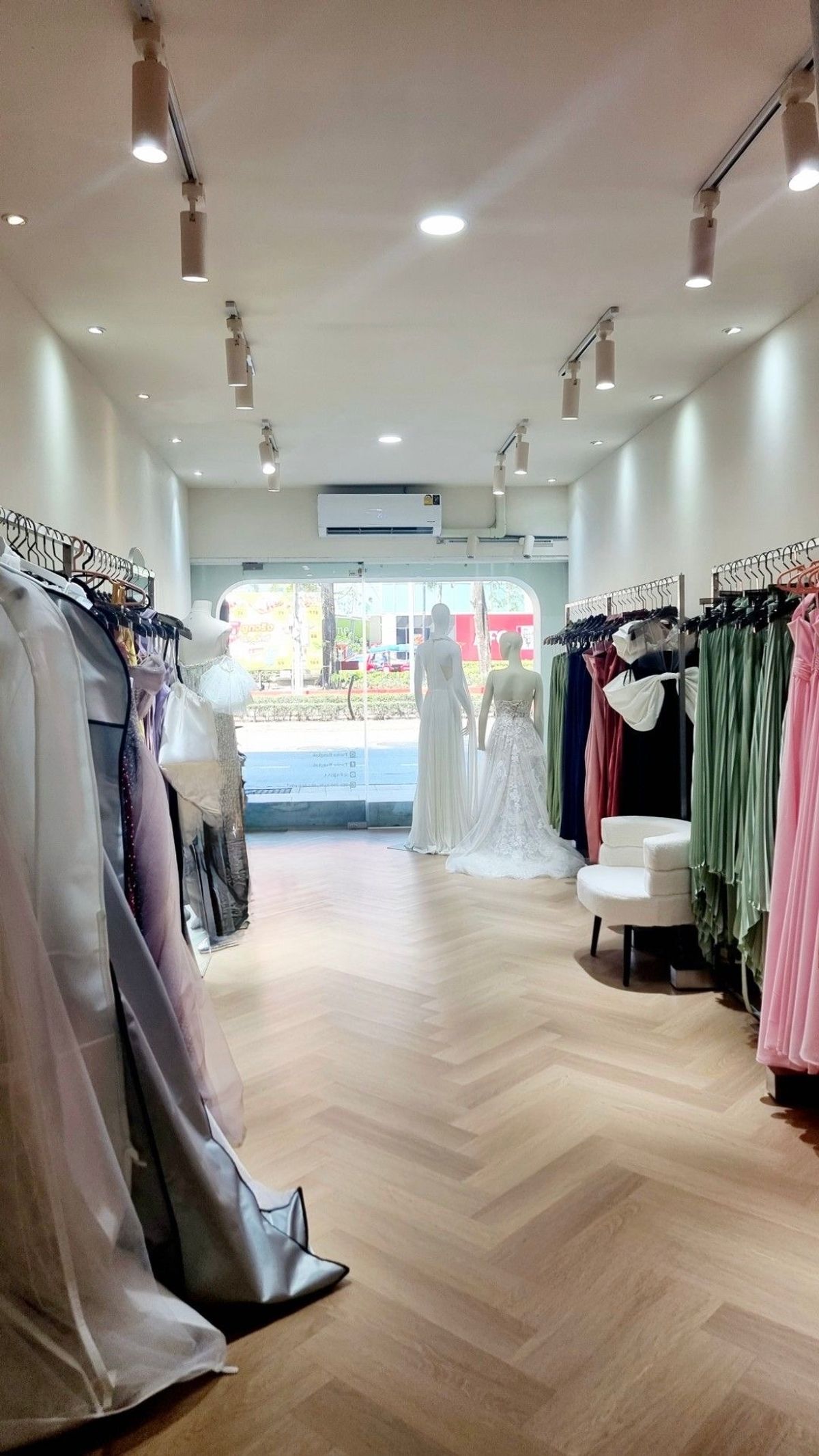 ขายอาคารพาณิชย์ลาดพร้าว เซ็นทรัลลาดพร้าว : อาคารพาณิชย์ติดถนนลาดพร้าว 12 / 5 ห้องนอน (ขาย), Commercial building on Lat Phrao 12 Road / 5 Bedrooms (FOR SALE) TPM368