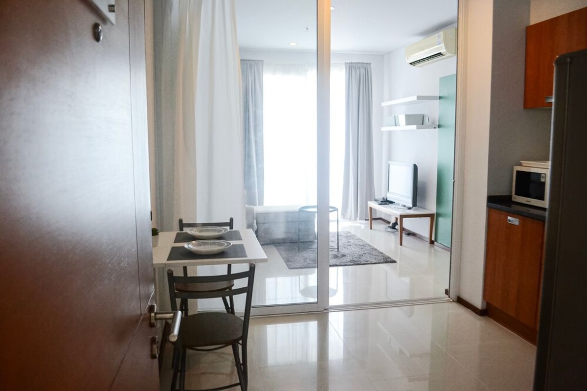 For SaleCondoWongwianyai, Charoennakor : 🔥 Sale with tenant !! Rare item !! 🔥 Code C20221204241..........Villa Sathorn, 1 bedroom, 1 bathroom, high floor 32++, North Facing, furnished, Special Deal!!📣📣