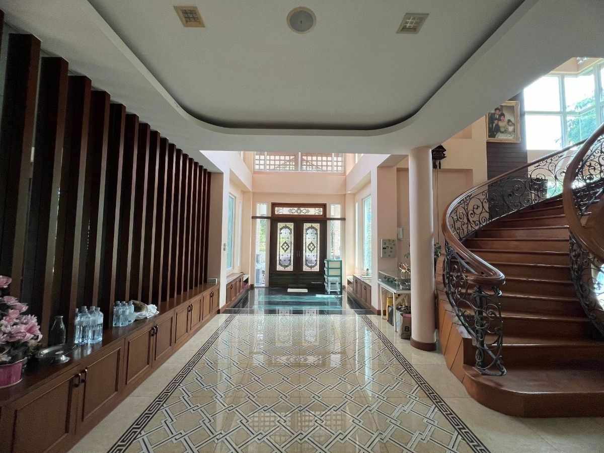 For SaleHouseSamut Prakan,Samrong : Descent, worth the price. Own of this Windmill Village