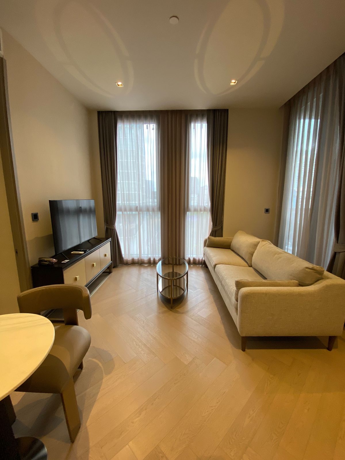 For RentCondoSathorn, Narathiwat : Condo for rent, The Reserve Sathorn, a luxurious condo, ready to be in Soi Suan Phlu !!