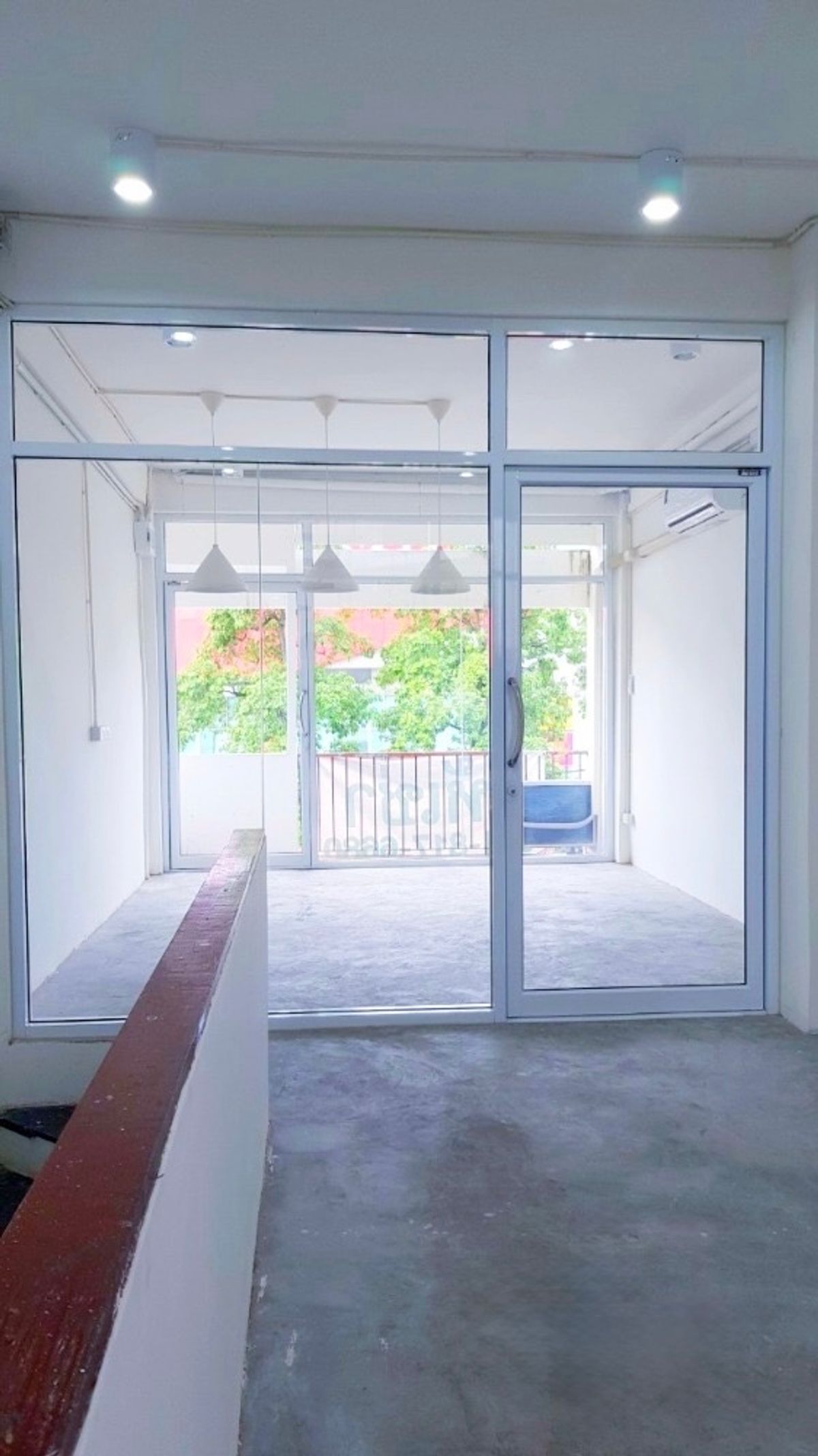 ขายอาคารพาณิชย์ลาดพร้าว เซ็นทรัลลาดพร้าว : อาคารพาณิชย์ติดถนนลาดพร้าว 12 / 5 ห้องนอน (ขาย), Commercial building on Lat Phrao 12 Road / 5 Bedrooms (FOR SALE) TPM368