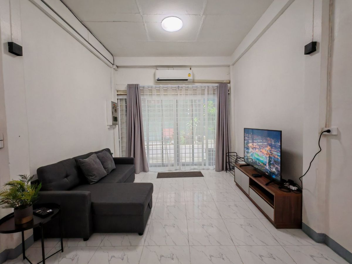 For RentTownhomeWongwianyai, Charoennakor : 🔥🔥Accept 1 month rental contract🔥🔥 Soi Charoen Nakhon 48 with air conditioning, internet, digital TV  