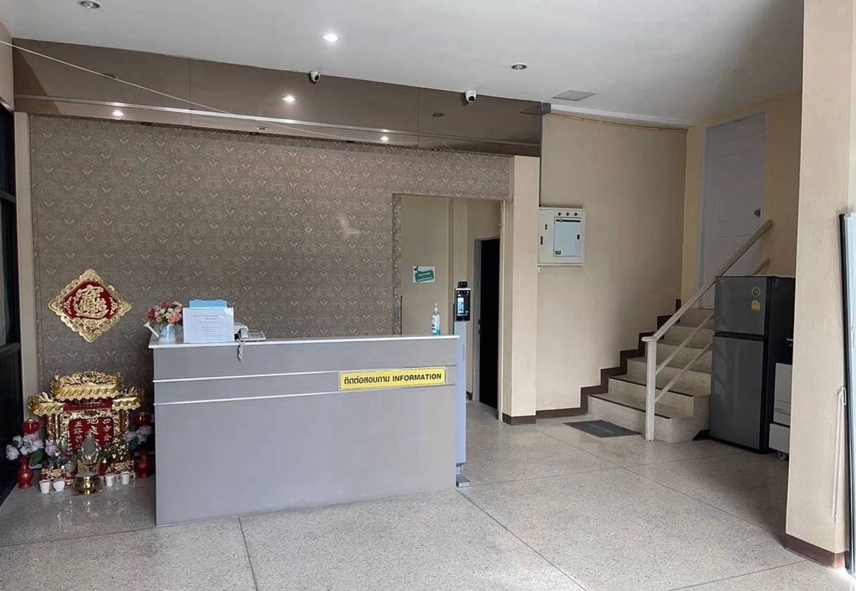 For SaleOfficeNonthaburi, Bang Yai, Bangbuathong : sell!!  3 -story office building with warehouses are located in the Arunsu Project. Factoryland  Kanchanaphisek Road, Bang Bua Thong, Nonthaburi, area 302.3 square wah