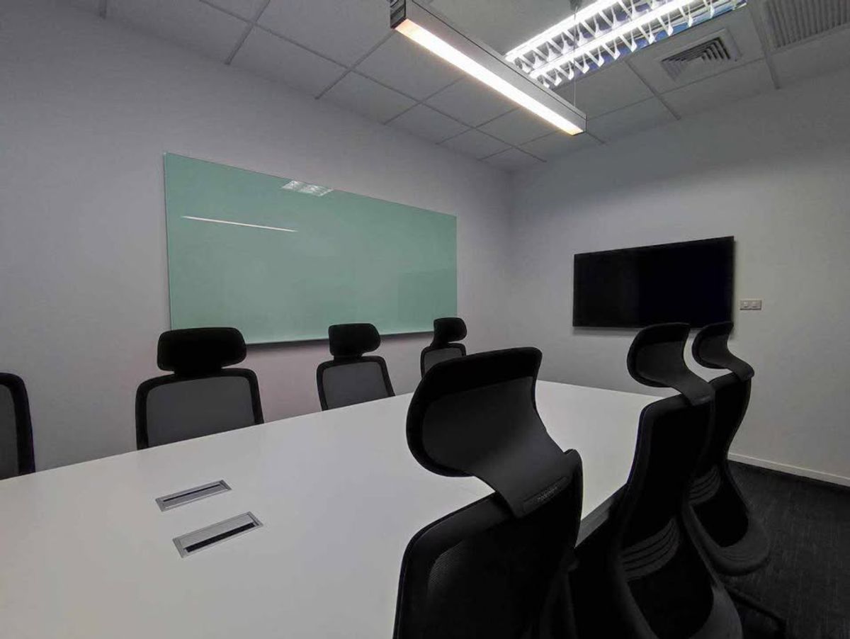 ให้เช่าสำนักงานอารีย์ อนุสาวรีย์ : เซอร์วิสออฟฟิศ พื้นที่สำนักงานให้เช่า อารีย์ Serviced Office พื้นที่เริ่มต้นสำหรับ 1 - 50 ท่าน ตกแต่งสวย พร้อมเข้าอยู่ อาคาร เอส.พี บิ้วดิ้ง (ไอบีเอ็ม) - S.P. Building (IBM Building) ใกล้รถไฟฟ้า BTSอารีย์, พหลโยธิน, สนามเป้า