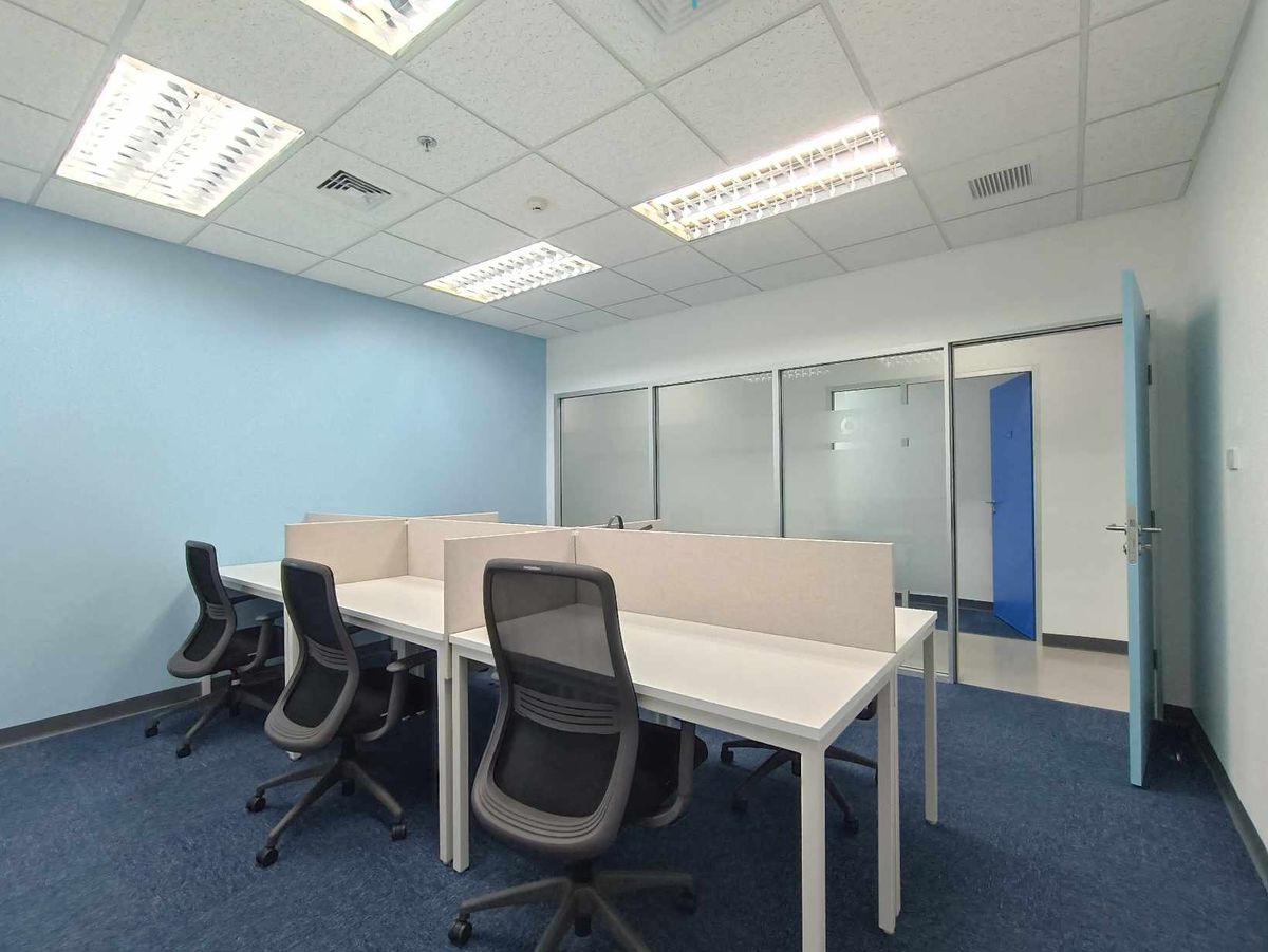 For RentOfficeSukhumvit, Asoke, Thonglor : Service Office Office area for rent Asoke Serviced Office. Beautifully decorated, ready to go to the Serm -Mitr Tower Sukhumvit21 Asoke building. The area for 1 - 50 people (starting at 10,000 baht) near the Asoke BTS, MRT Sukhumvit 21  