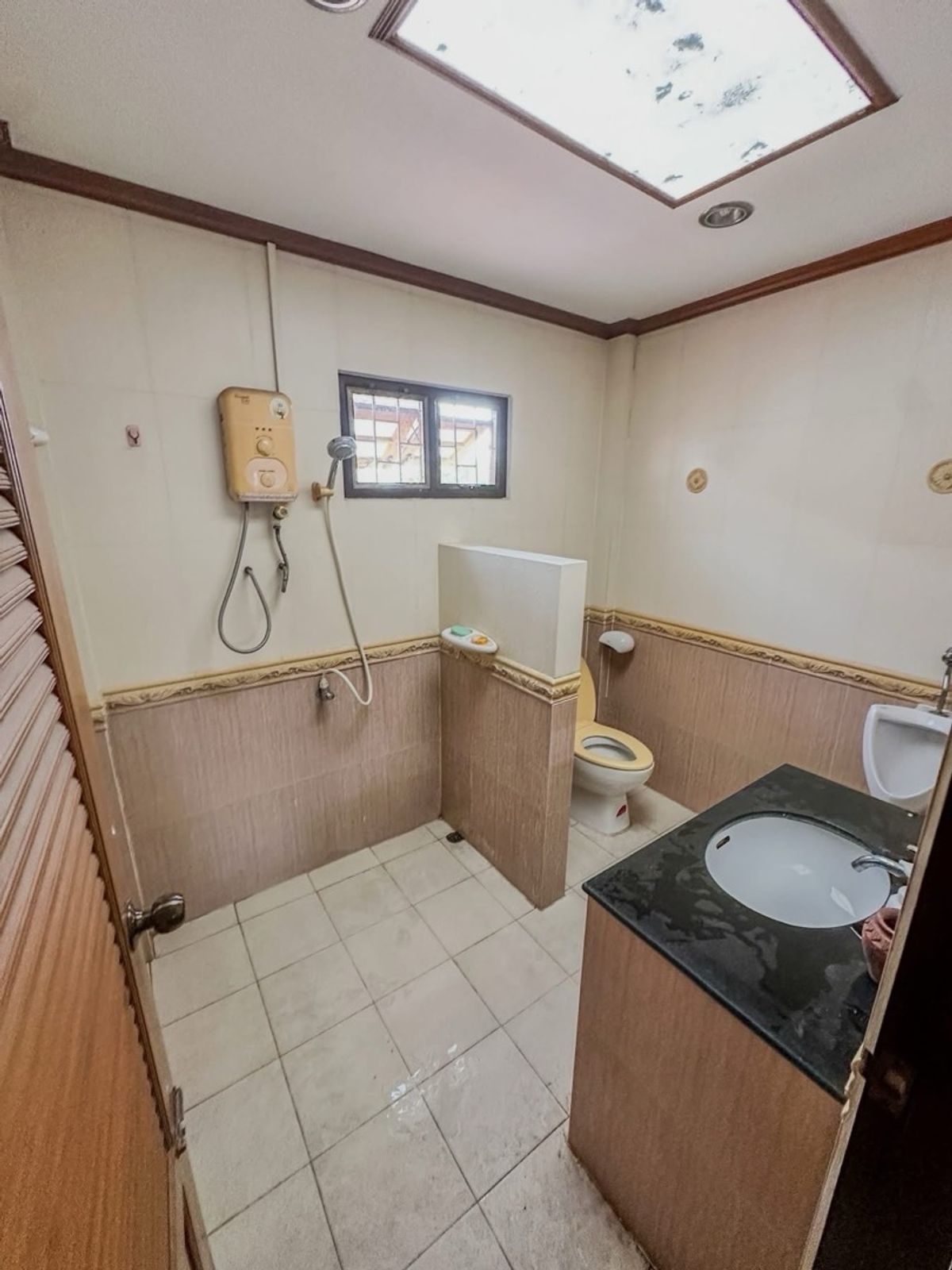 ให้เช่าบ้านนวมินทร์ รามอินทรา : 📢👇 ขาย/เช่าบ้านเดี่ยว 2 ชั้น พร้อมโกดัง เดินทางสะดวก ใกล้แหล่งชุมชน