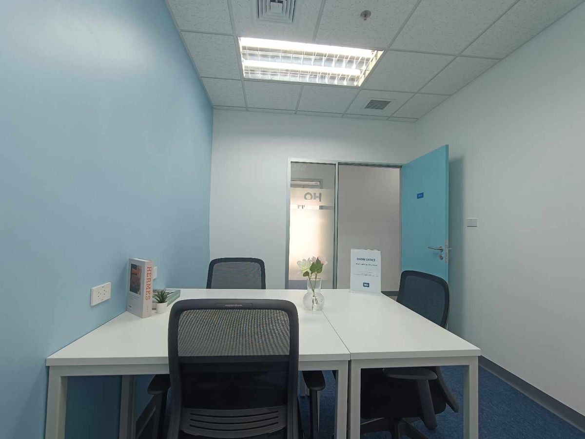 For RentOfficeSukhumvit, Asoke, Thonglor : Service Office Office area for rent Asoke Serviced Office. Beautifully decorated, ready to go to the Serm -Mitr Tower Sukhumvit21 Asoke building. The area for 1 - 50 people (starting at 10,000 baht) near the Asoke BTS, MRT Sukhumvit 21  