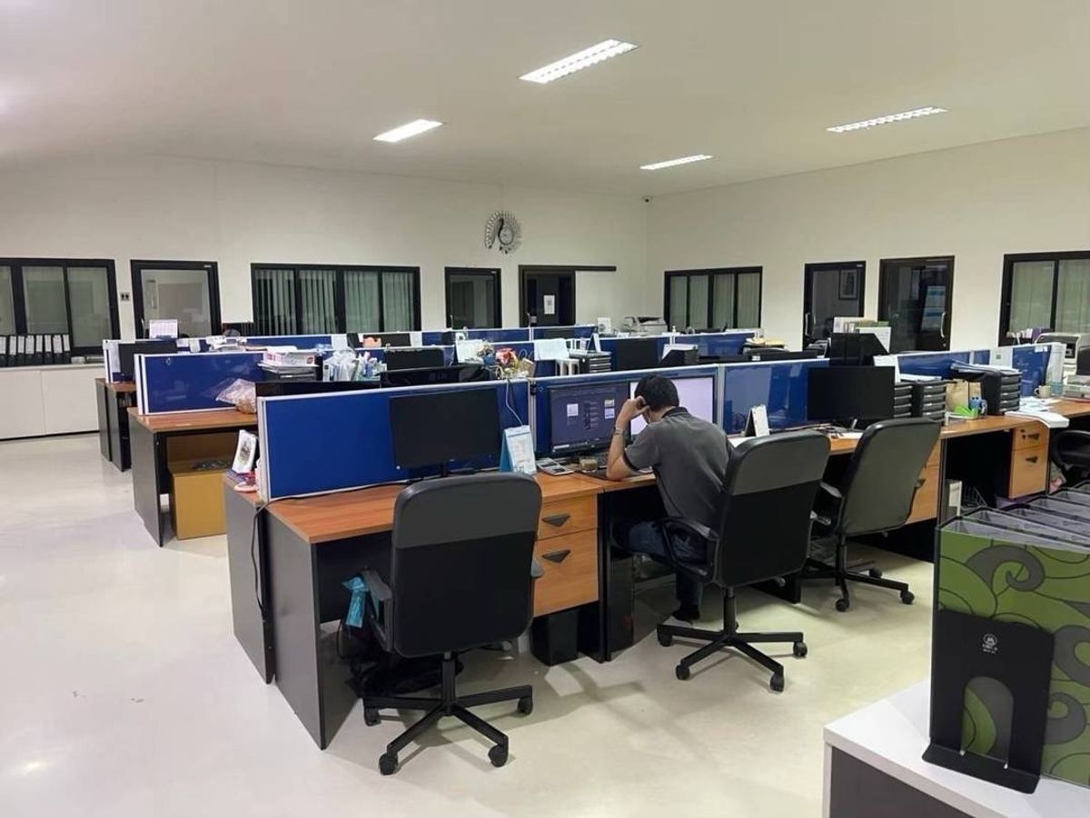For SaleOfficeNonthaburi, Bang Yai, Bangbuathong : sell!!  3 -story office building with warehouses are located in the Arunsu Project. Factoryland  Kanchanaphisek Road, Bang Bua Thong, Nonthaburi, area 302.3 square wah