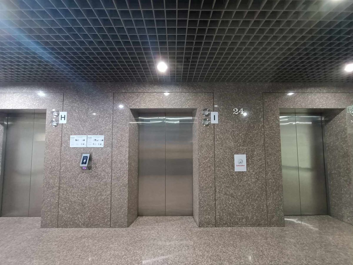 For RentOfficeSukhumvit, Asoke, Thonglor : Service Office Office area for rent Asoke Serviced Office. Beautifully decorated, ready to go to the Serm -Mitr Tower Sukhumvit21 Asoke building. The area for 1 - 50 people (starting at 10,000 baht) near the Asoke BTS, MRT Sukhumvit 21  