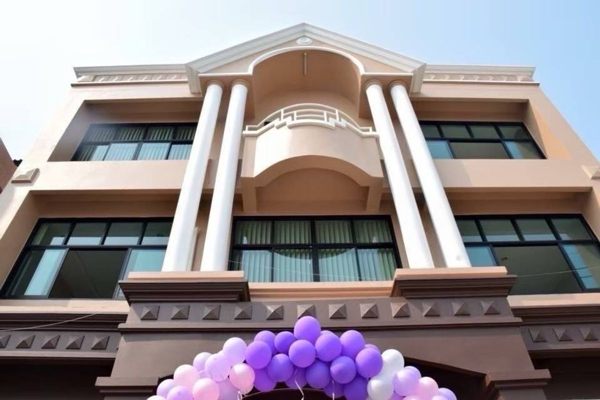 For SaleOfficeNonthaburi, Bang Yai, Bangbuathong : sell!!  3 -story office building with warehouses are located in the Arunsu Project. Factoryland  Kanchanaphisek Road, Bang Bua Thong, Nonthaburi, area 302.3 square wah