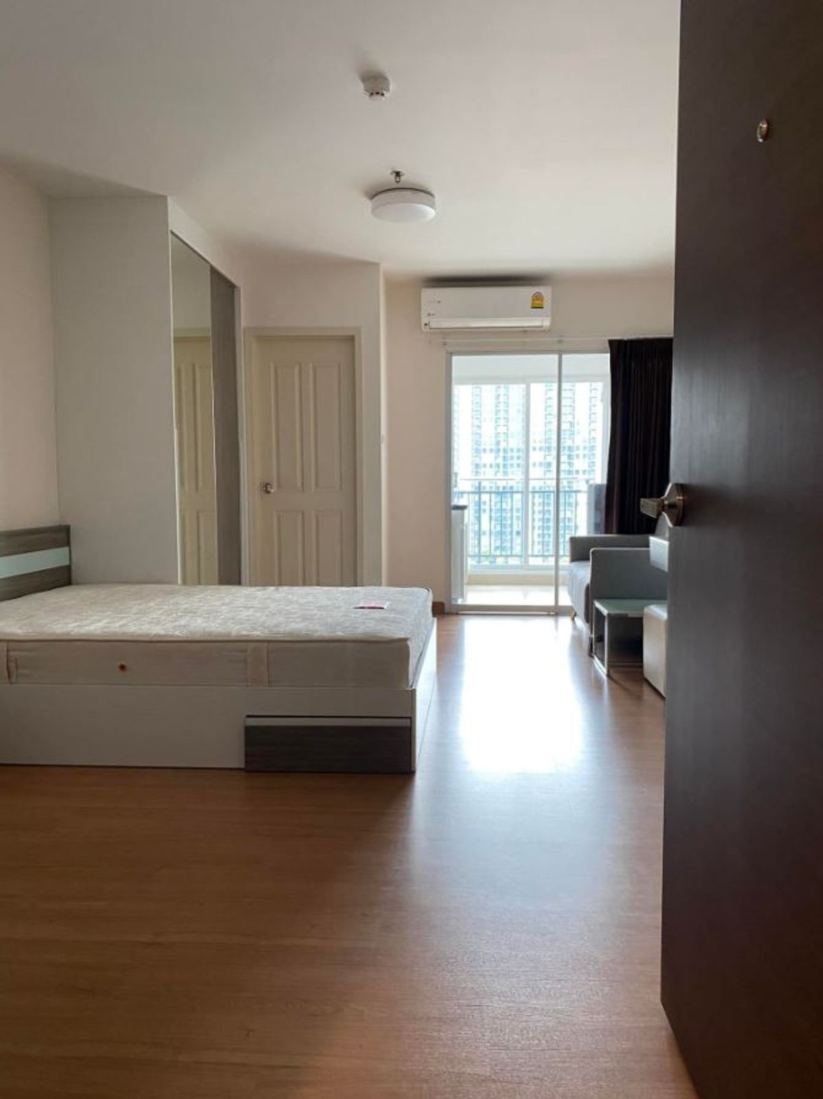 For RentCondoChaengwatana, Muangthong : X9040265 Condo for Rent Supalai City Resort Chaeng Watthana (Supalai City Resort Chaengwattana) Studio room size 33 sqm. Floor 15