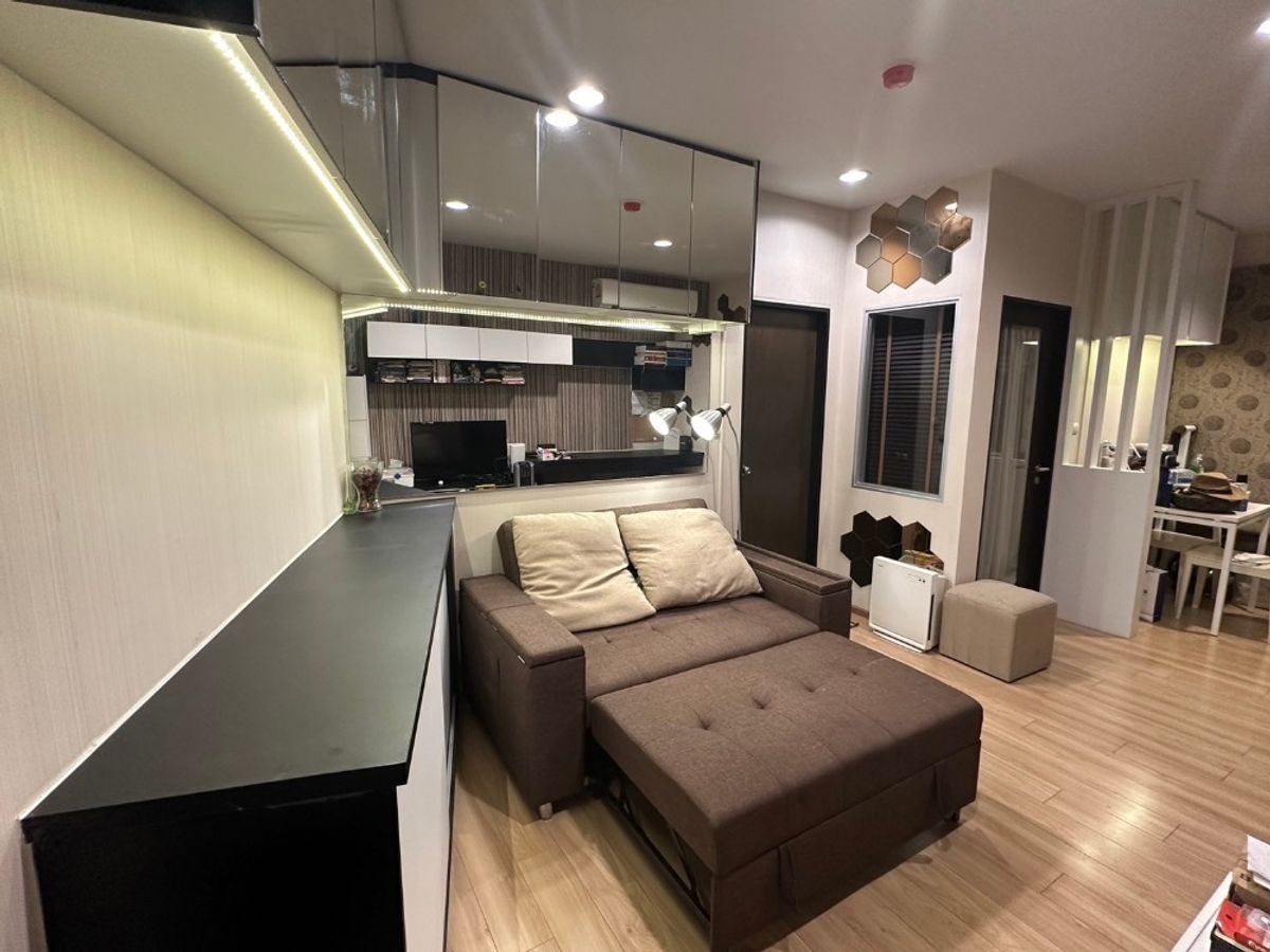 For SaleCondoRatchadapisek, Huaikwang, Suttisan : Urgent for sale, The Tempe Condo, Ratchada, beautiful room, good location, near the electric train, complete with (S4819).