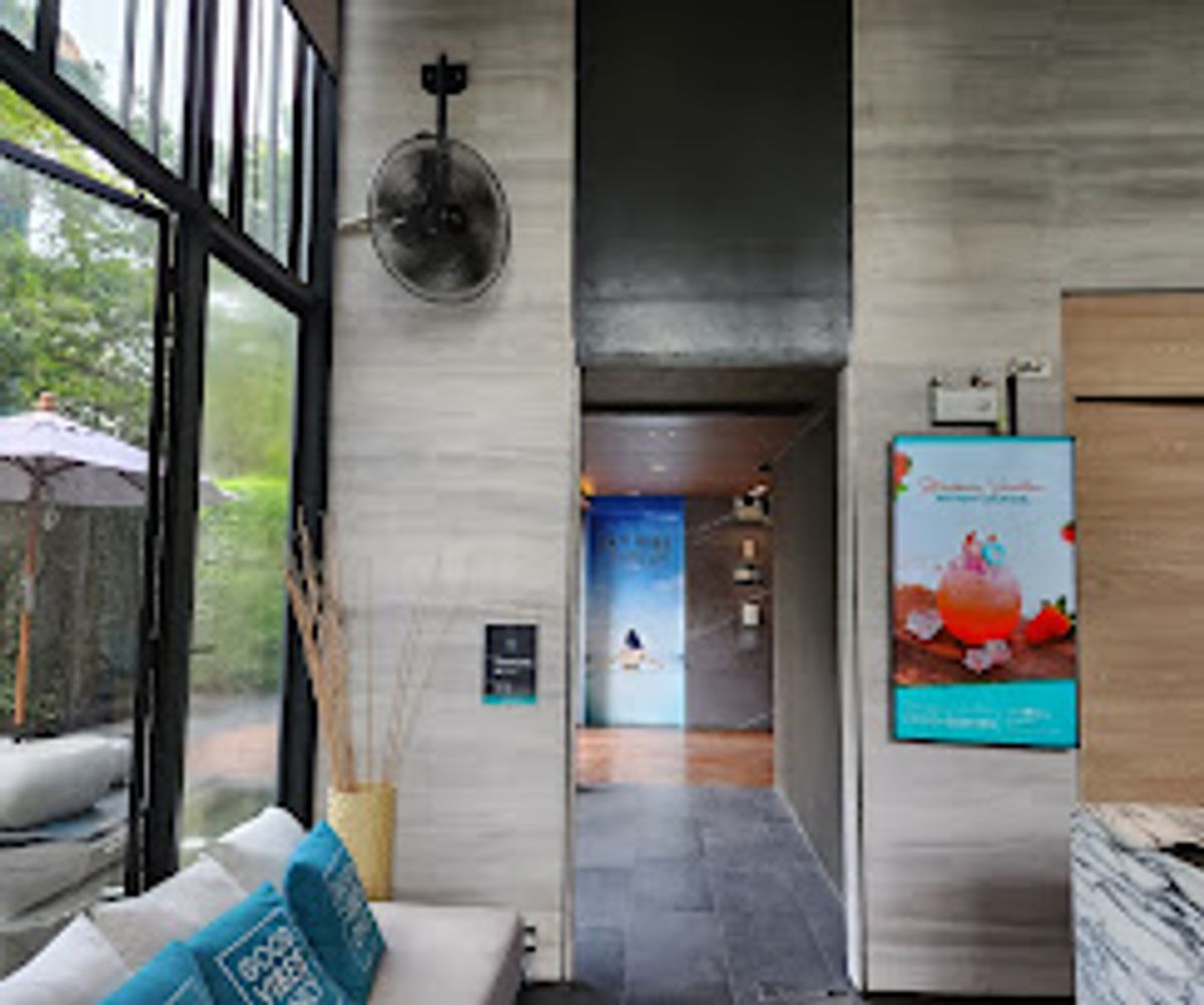 คอนโดพัทยา บางแสน ชลบุรี สัตหีบ : Cross Pattaya Seaphere Residential for Sale/Rent 2 Mins walk to beach