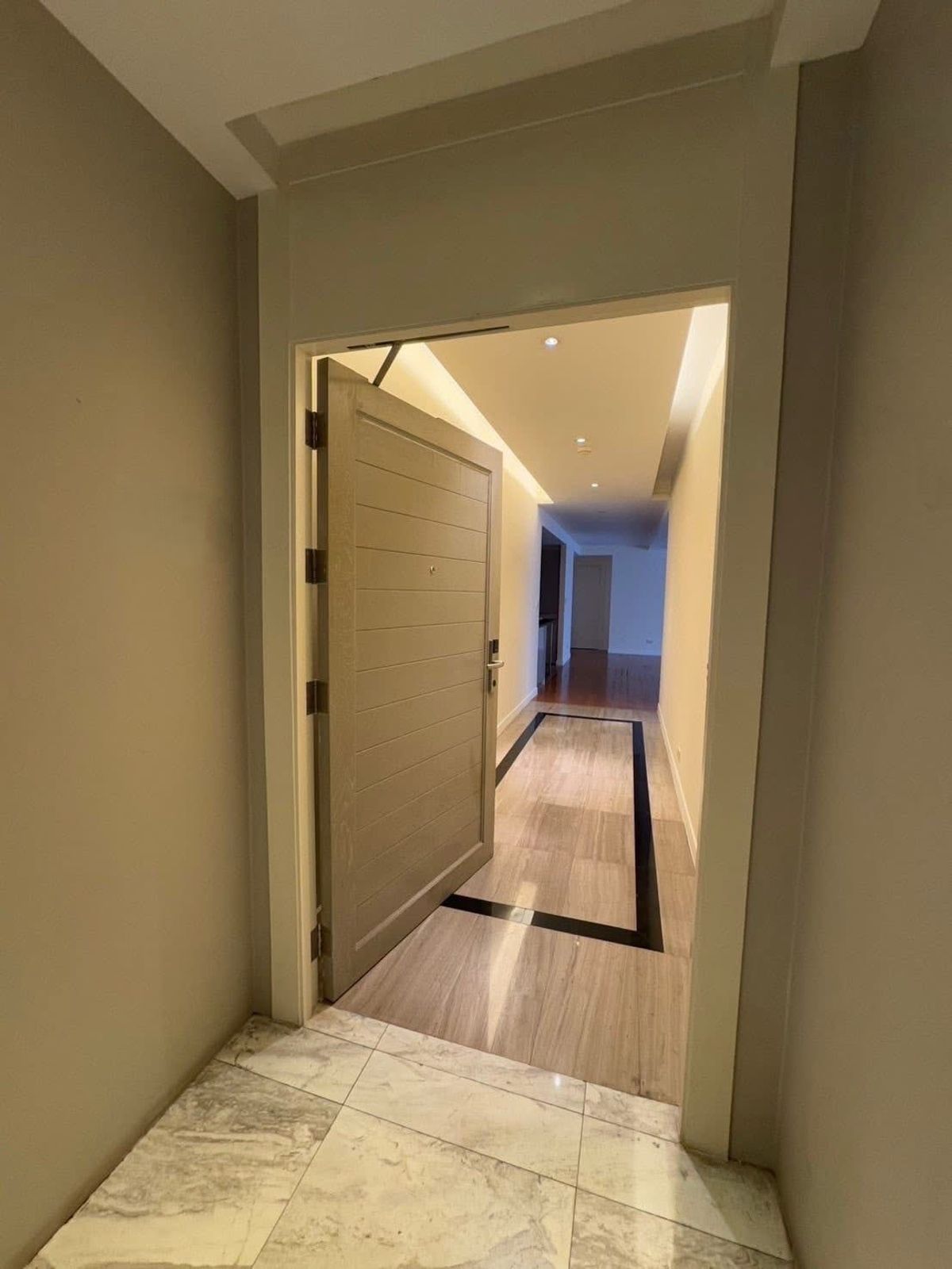 For RentCondoSukhumvit, Asoke, Thonglor : ♠ Penthouse Prime Location ♠ Floor ♠ Floor 00 ++ Size 165.00 sq.m. | 3 bedrooms, 3 bathrooms | Mueang view | Near BTS Thonglor