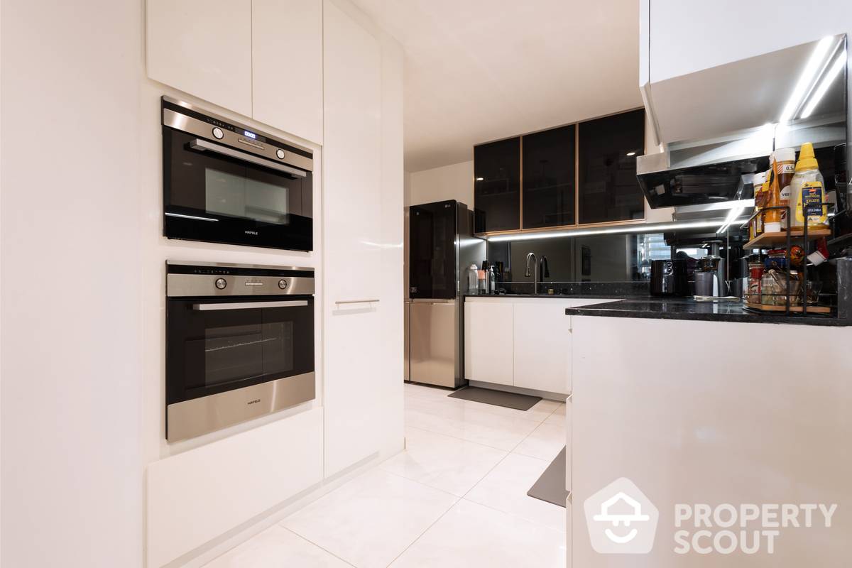For SaleCondoSukhumvit, Asoke, Thonglor : 3-BR Condo at La Cascade Condominium near BTS Ekkamai