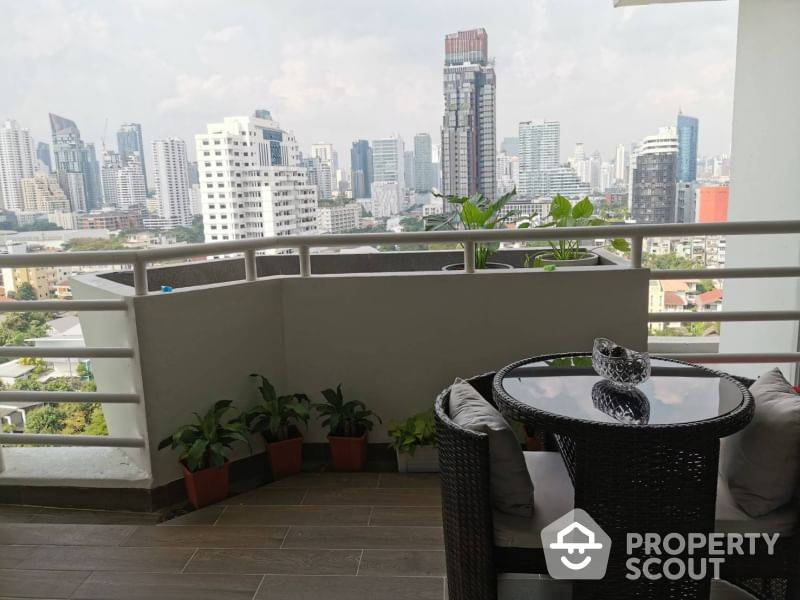For SaleCondoSukhumvit, Asoke, Thonglor : 3-BR Condo at La Cascade Condominium near BTS Ekkamai