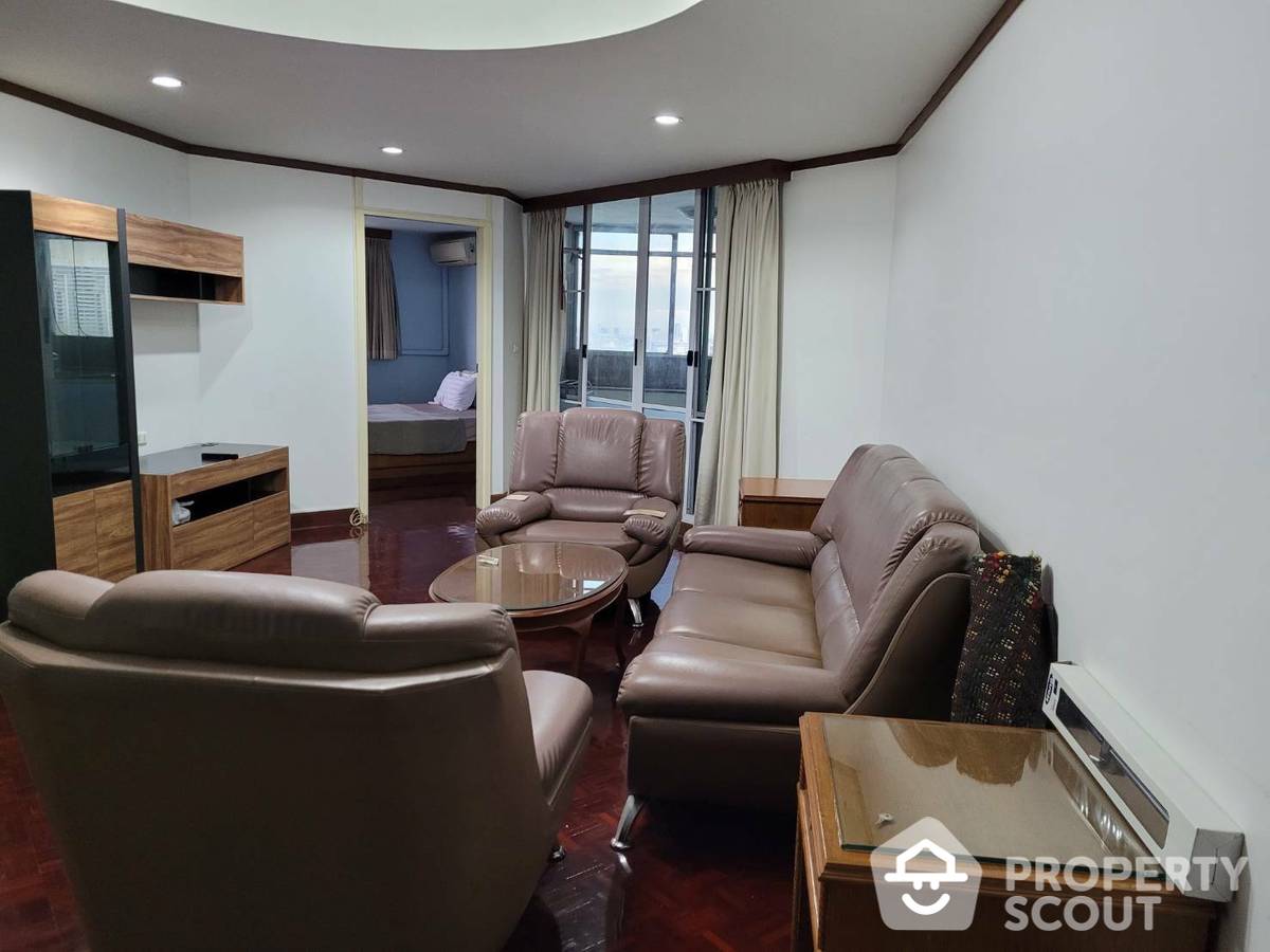 ให้เช่าคอนโดสุขุมวิท อโศก ทองหล่อ : 3 Bedroom Unit with beautiful views at Tai Ping Towers Sukhumvit 63