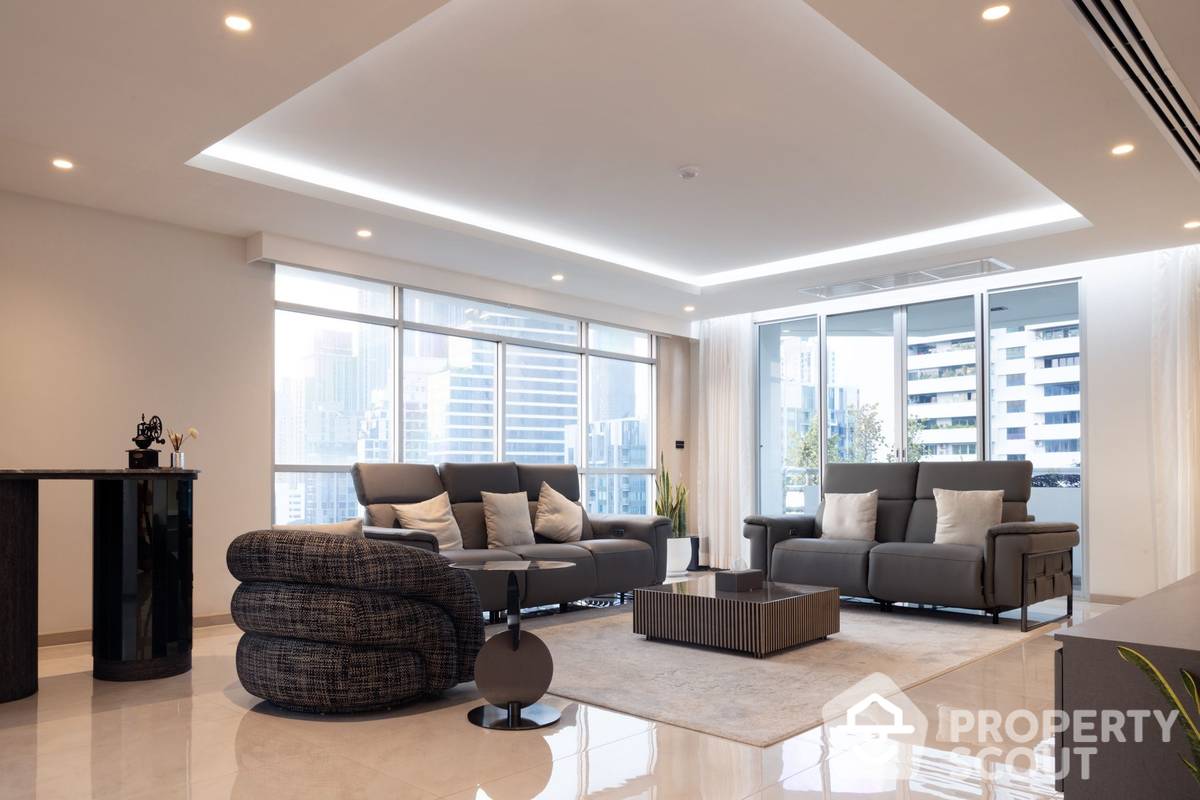 For SaleCondoSukhumvit, Asoke, Thonglor : 3-BR Condo at La Cascade Condominium near BTS Ekkamai