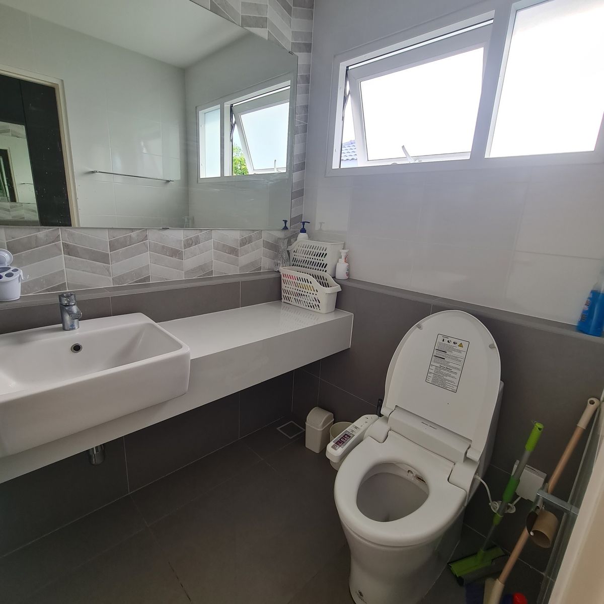 HouseBangna, Bearing, Lasalle : K-6406 Sell/Urgent Rent! Villaggio Srinakarin Bangna is ready to live in a good location near Mega Bangna.