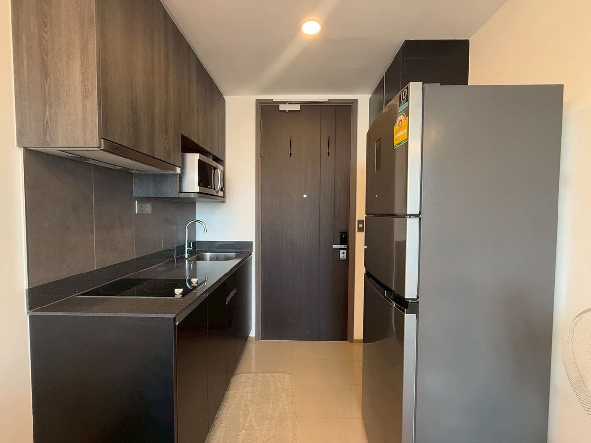 ให้เช่าคอนโดสยาม จุฬา สามย่าน : For Rent!! Ashton Chula - Silom Rent Price!! 27,000฿ per month❤️‍🔥1 Bedroom size 32 sq.m. Contract Aomam (agent) Tel./Line id : 0955871692 WhatsApp : +66 95 587 1692