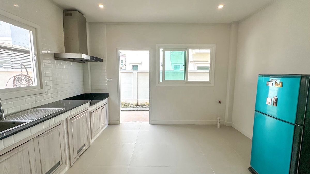 ขายบ้านปทุมธานี รังสิต ธรรมศาสตร์ : บ้านเดี่ยว 2 ชั้น  64.6 ตารางวา ศุภาลัย การ์เด้นวิลล์ กรุงเทพฯ-ปทุมธานี พื้นที่ใช้สอย  197 ตารางเมตร  4 ห้องนอน 3 ห้องน้ำ