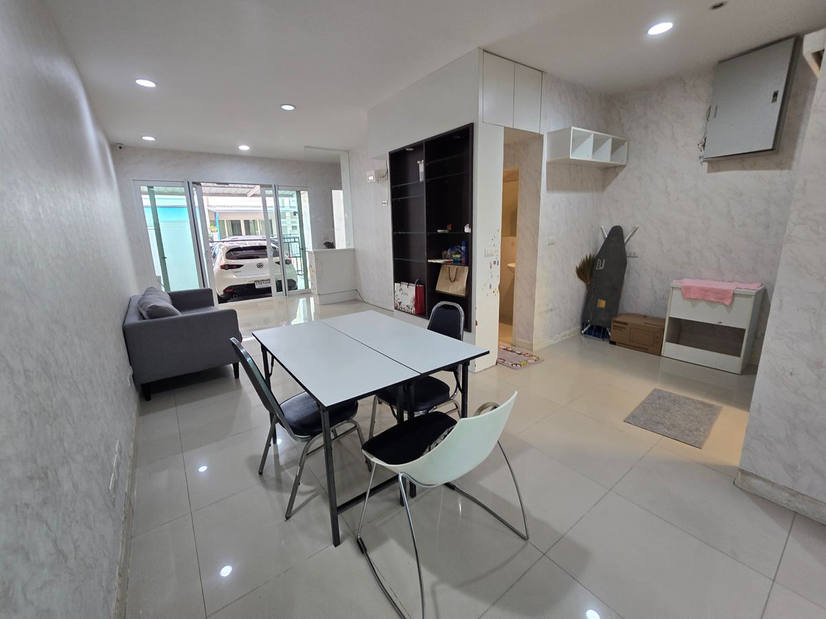 For SaleHouse : ทาวน์โฮม 3 ชั้น บ้านกลางเมือง พระราม 3 - สุขสวัสดิ์  ติดโฮมโปรสุขสวัสดิ์  แนวรถไฟฟ้า พร้อมเข้าอยู่ 