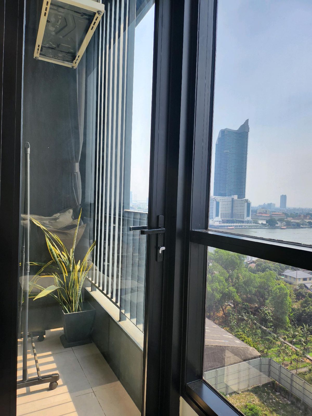 ให้เช่าคอนโดวงเวียนใหญ่ เจริญนคร : low floor , Chapter Charoennakorn Riverside 