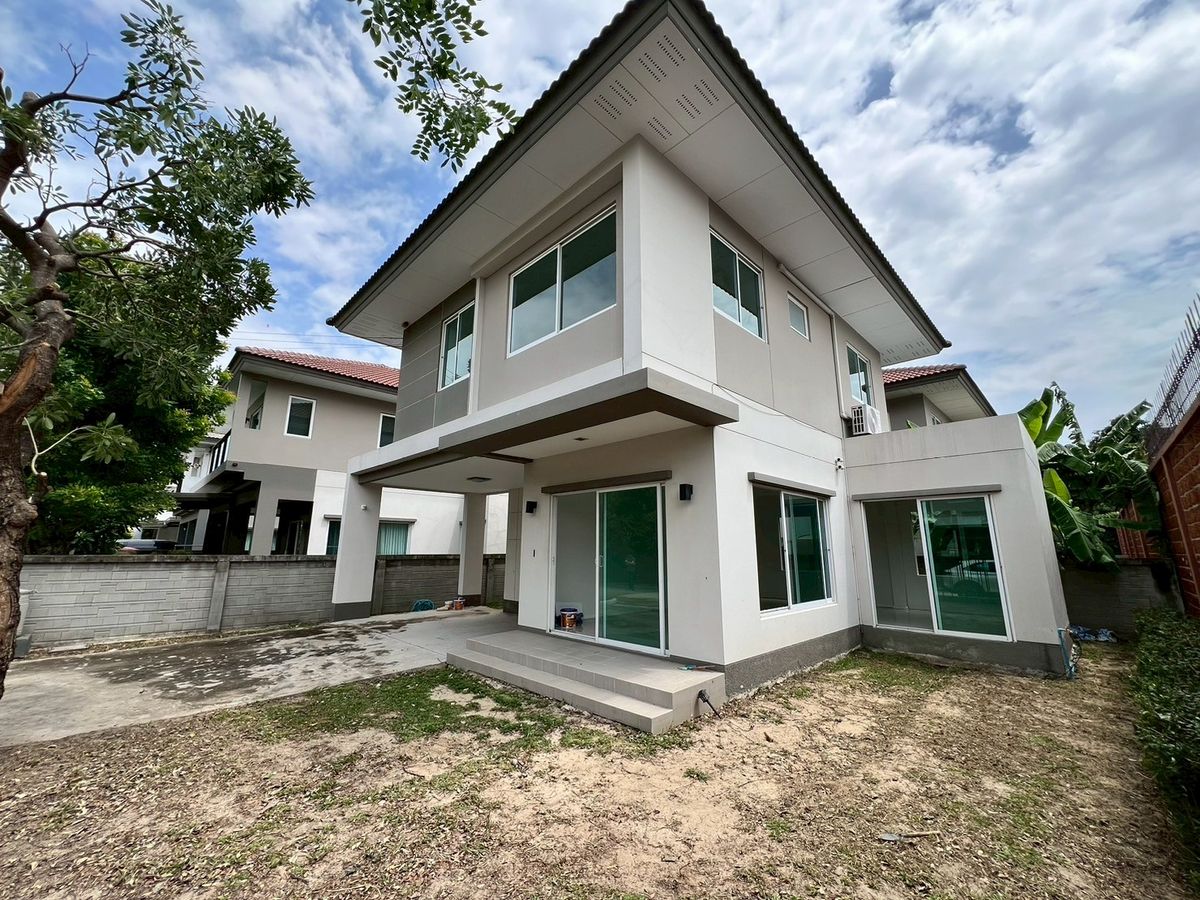 For RentHousePathum Thani,Rangsit, Thammasat : New house, 3 bedrooms, never rented, opposite Bangpakok-Rangsit 2 Hospital