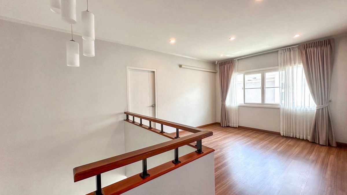 ขายบ้านปทุมธานี รังสิต ธรรมศาสตร์ : บ้านเดี่ยว 2 ชั้น  64.6 ตารางวา ศุภาลัย การ์เด้นวิลล์ กรุงเทพฯ-ปทุมธานี พื้นที่ใช้สอย  197 ตารางเมตร  4 ห้องนอน 3 ห้องน้ำ