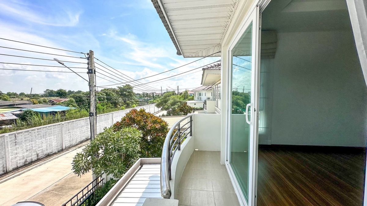 ขายบ้านปทุมธานี รังสิต ธรรมศาสตร์ : บ้านเดี่ยว 2 ชั้น  64.6 ตารางวา ศุภาลัย การ์เด้นวิลล์ กรุงเทพฯ-ปทุมธานี พื้นที่ใช้สอย  197 ตารางเมตร  4 ห้องนอน 3 ห้องน้ำ