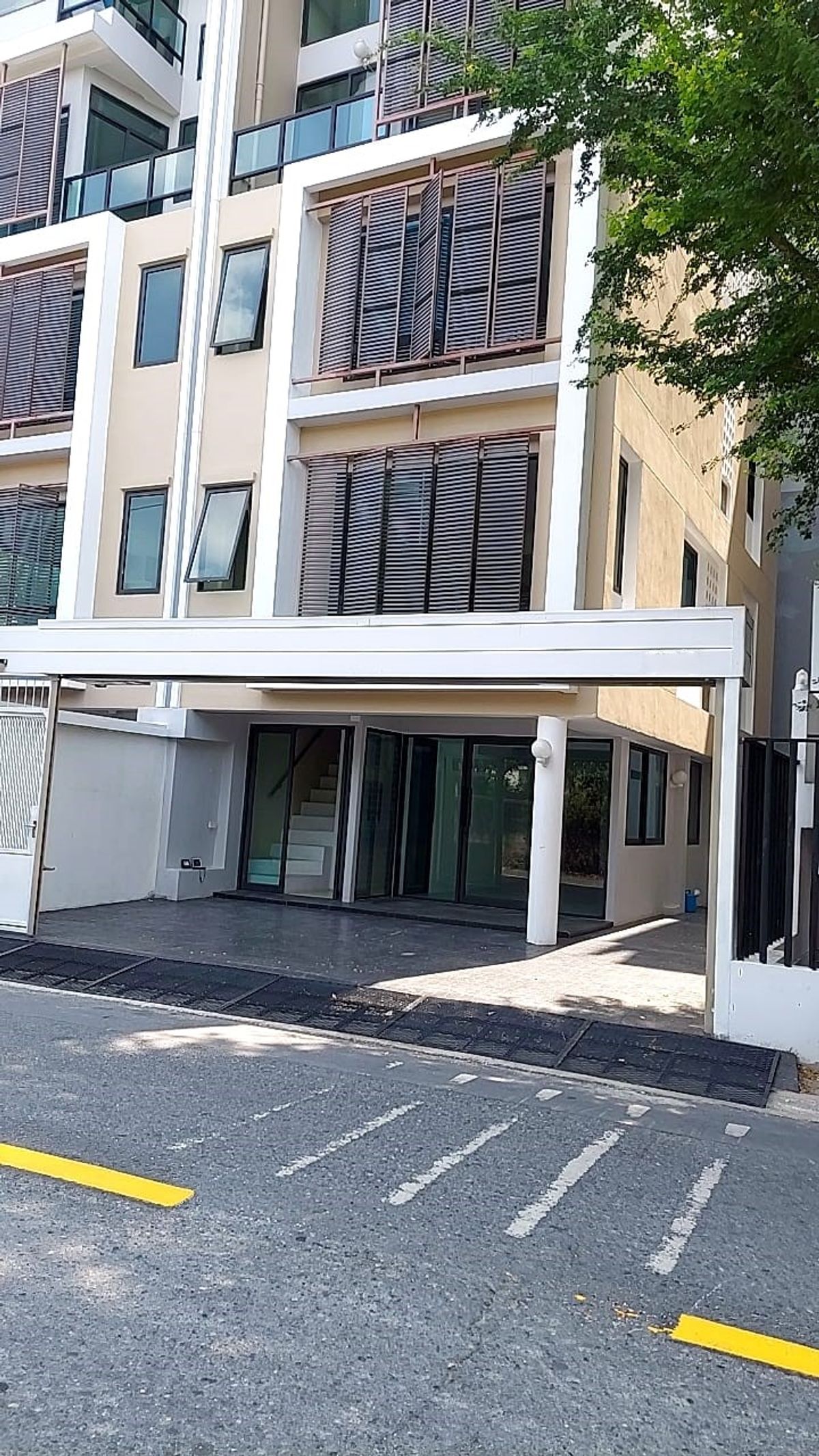 ให้เช่าโฮมออฟฟิศรัชดา ห้วยขวาง : ให้เช่า โฮมออฟฟิศ 6 ชั้น พระราม 9 