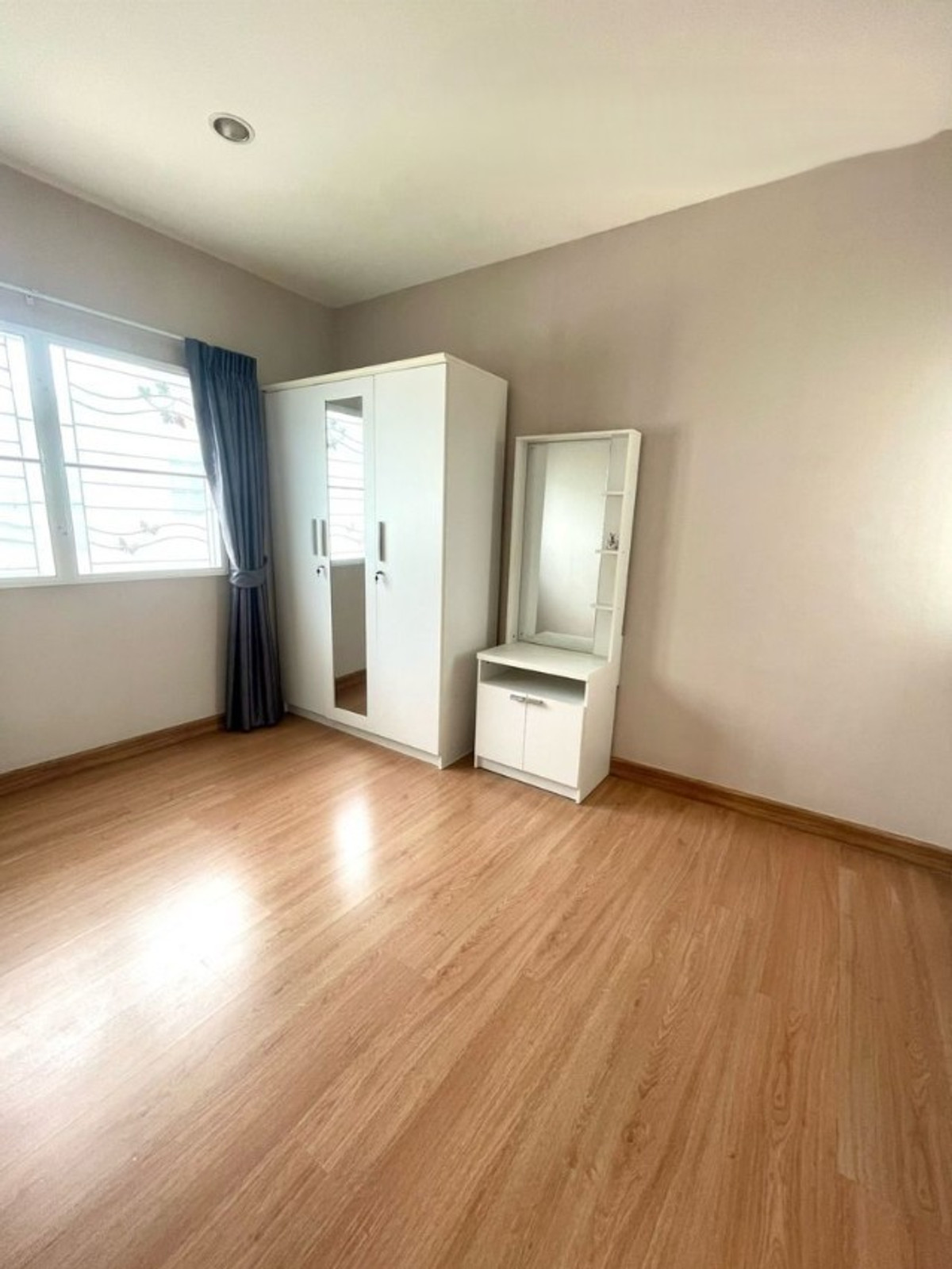 ให้เช่าบ้านปทุมธานี รังสิต ธรรมศาสตร์ : บ้านเดี่ยว 3ห้องนอน ซอยคลองหลวง17 ตรงข้ามกองกษาปณ์ ใกล้ ม.กรุงเทพ เฟอร์ครบ พร้อมอยู่