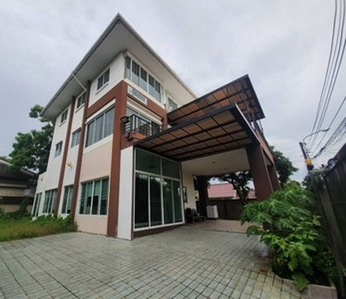 ให้เช่าบ้านเกษตร นวมินทร์ ลาดปลาเค้า : RH1309 ให้เช่าบ้านเดี่ยว 3 ชั้น 4 ห้องนอน 5 ห้องน้ำ ห้องแม่บ้านแยกต่างหาก ติดถนนประเสริฐมนูกิจ 7 ทำออฟฟิศได้ ใกล้BTSม.เกษตร,ใกล้เลียบด่วน, ม.เกษตรศาสตร์