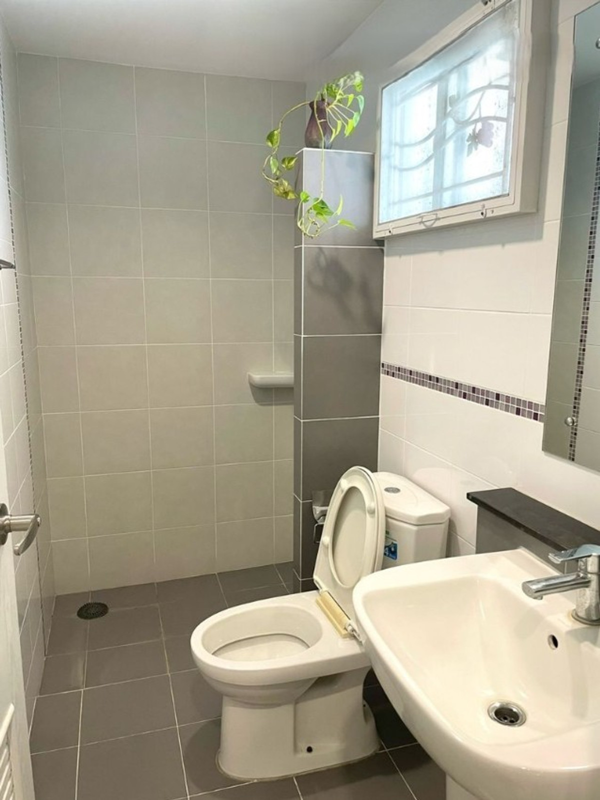 ให้เช่าบ้านปทุมธานี รังสิต ธรรมศาสตร์ : บ้านเดี่ยว 3ห้องนอน ซอยคลองหลวง17 ตรงข้ามกองกษาปณ์ ใกล้ ม.กรุงเทพ เฟอร์ครบ พร้อมอยู่