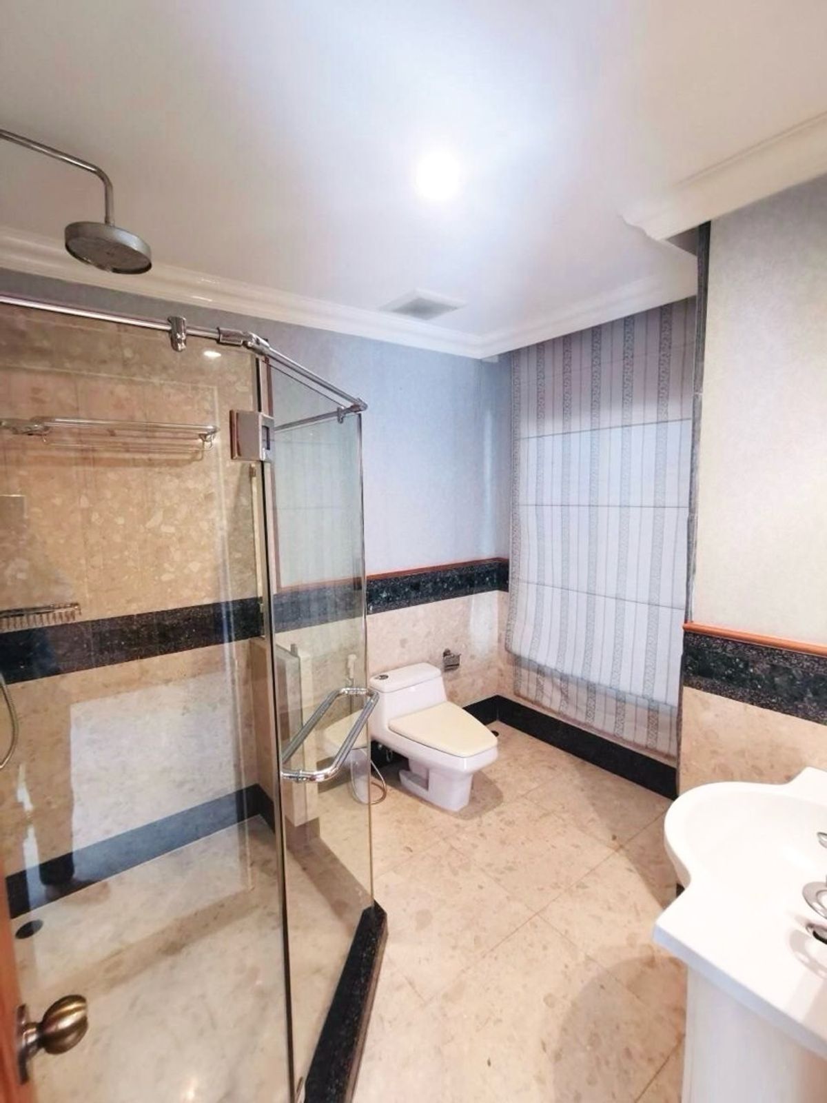 ให้เช่าบ้านบางนา แบริ่ง ลาซาล : ให้เช่า!! บ้านเดี่ยวหรูระดับระดับ Luxury โครงการพฤกษ์ภิรมย์รีเจ้นท์สุขุมวิทในเครือควอลลิตี้เฮ้าส์บนเนื้อที่ 542.4 ตารางวาพร้อมสระว่ายน้ำส่วนตัว 4 ห้องนอน 7 ห้องน้ำ