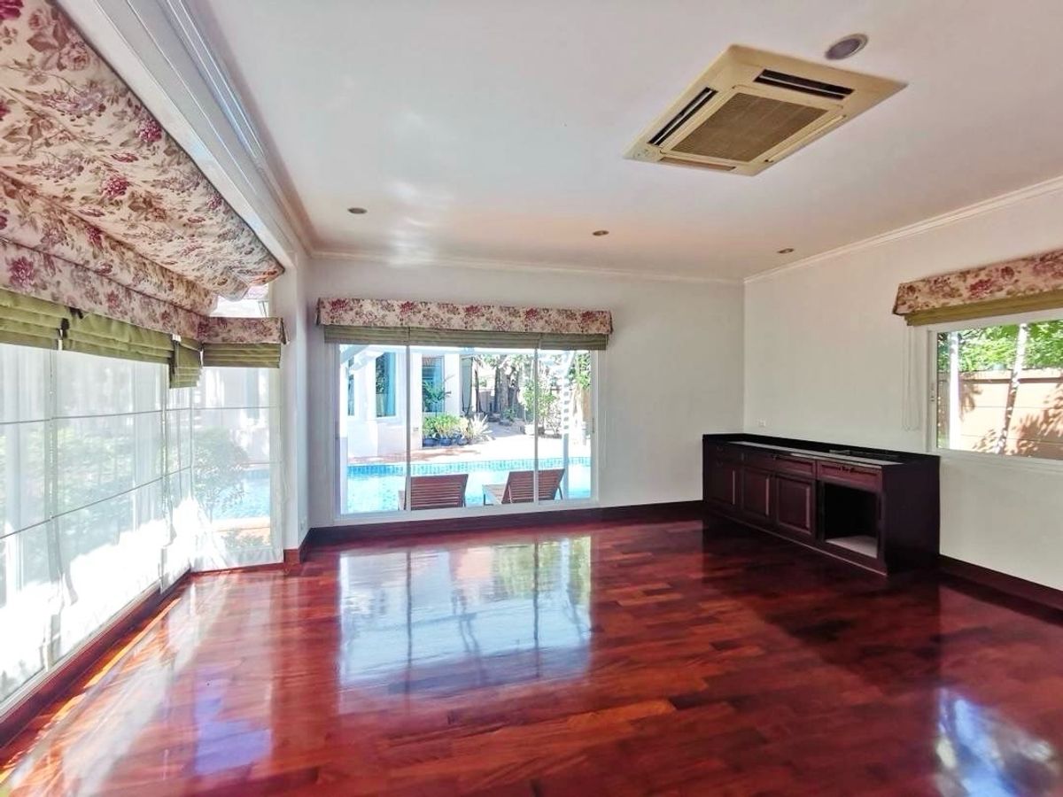 ให้เช่าบ้านบางนา แบริ่ง ลาซาล : ให้เช่า!! บ้านเดี่ยวหรูระดับระดับ Luxury โครงการพฤกษ์ภิรมย์รีเจ้นท์สุขุมวิทในเครือควอลลิตี้เฮ้าส์บนเนื้อที่ 542.4 ตารางวาพร้อมสระว่ายน้ำส่วนตัว 4 ห้องนอน 7 ห้องน้ำ