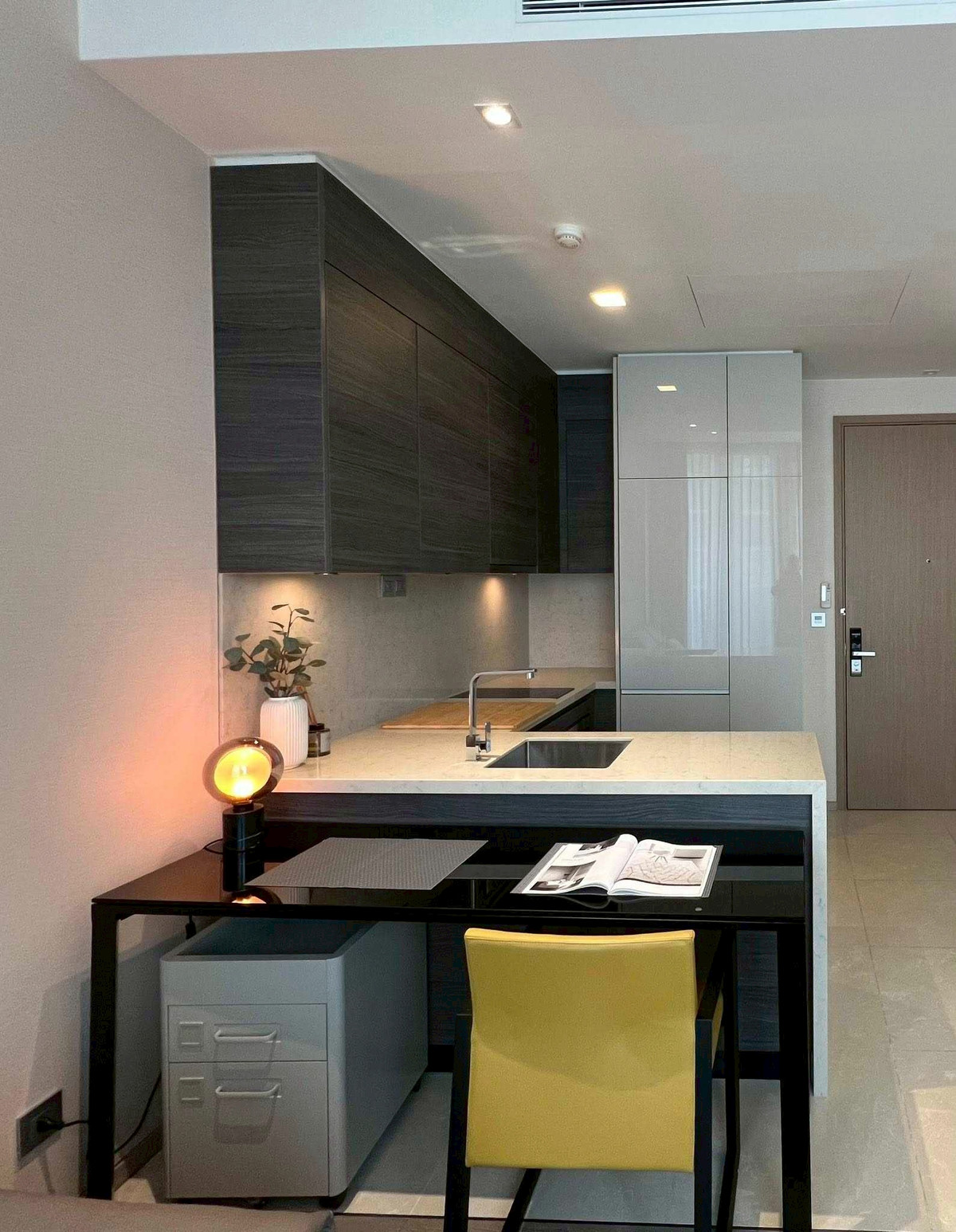 ให้เช่าคอนโดสุขุมวิท อโศก ทองหล่อ : ✨ GT15959 |  คอนโด The ESSE Asoke เดินทางสะดวก ใกล้รถไฟฟ้าบีทีเอส มีรถรับส่ง ห้องสวย เฟอร์นิเจอร์ครบ พร้อมอยู่ทันที!!