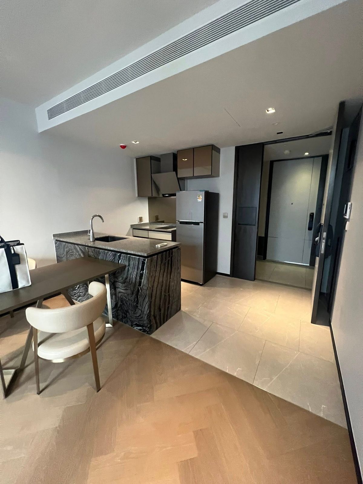 ให้เช่าคอนโดสุขุมวิท อโศก ทองหล่อ : ✨Condo for Rent :The Reserve 61 Hideaway ( BTS Ekkamai) AP-02 line : @condo91