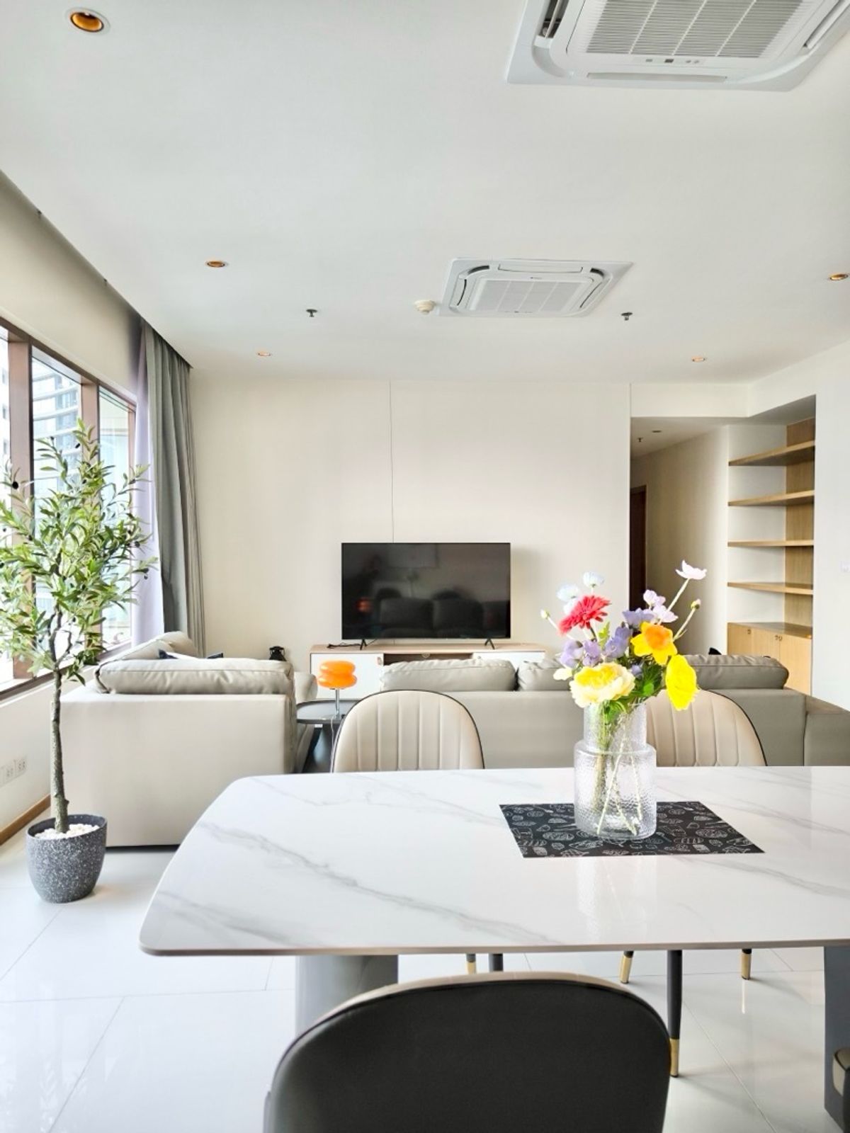 For SaleCondoSukhumvit, Asoke, Thonglor : For Sale: The Emporio Place 3BED4 Bath 161SQM High Floor 20+ River View 35 MB