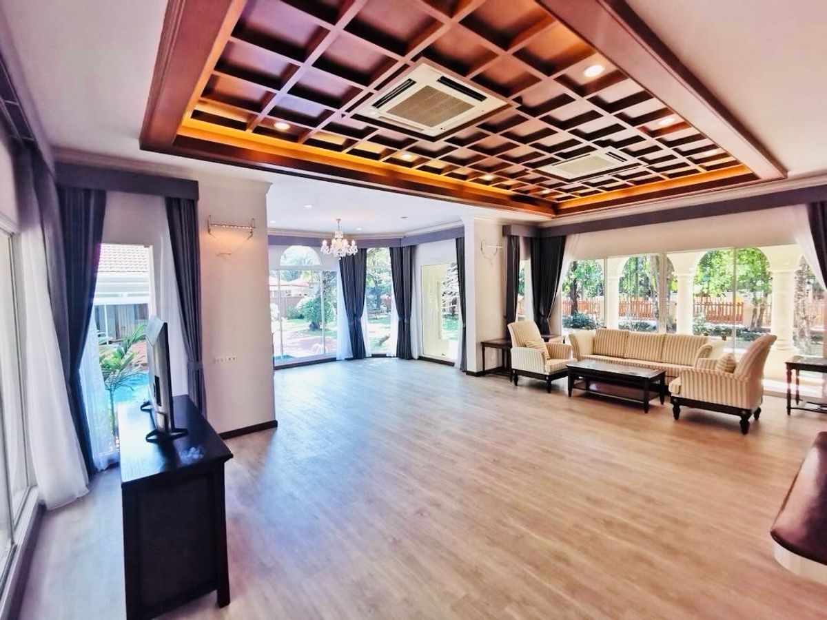 ให้เช่าบ้านบางนา แบริ่ง ลาซาล : ให้เช่า!! บ้านเดี่ยวหรูระดับระดับ Luxury โครงการพฤกษ์ภิรมย์รีเจ้นท์สุขุมวิทในเครือควอลลิตี้เฮ้าส์บนเนื้อที่ 542.4 ตารางวาพร้อมสระว่ายน้ำส่วนตัว 4 ห้องนอน 7 ห้องน้ำ