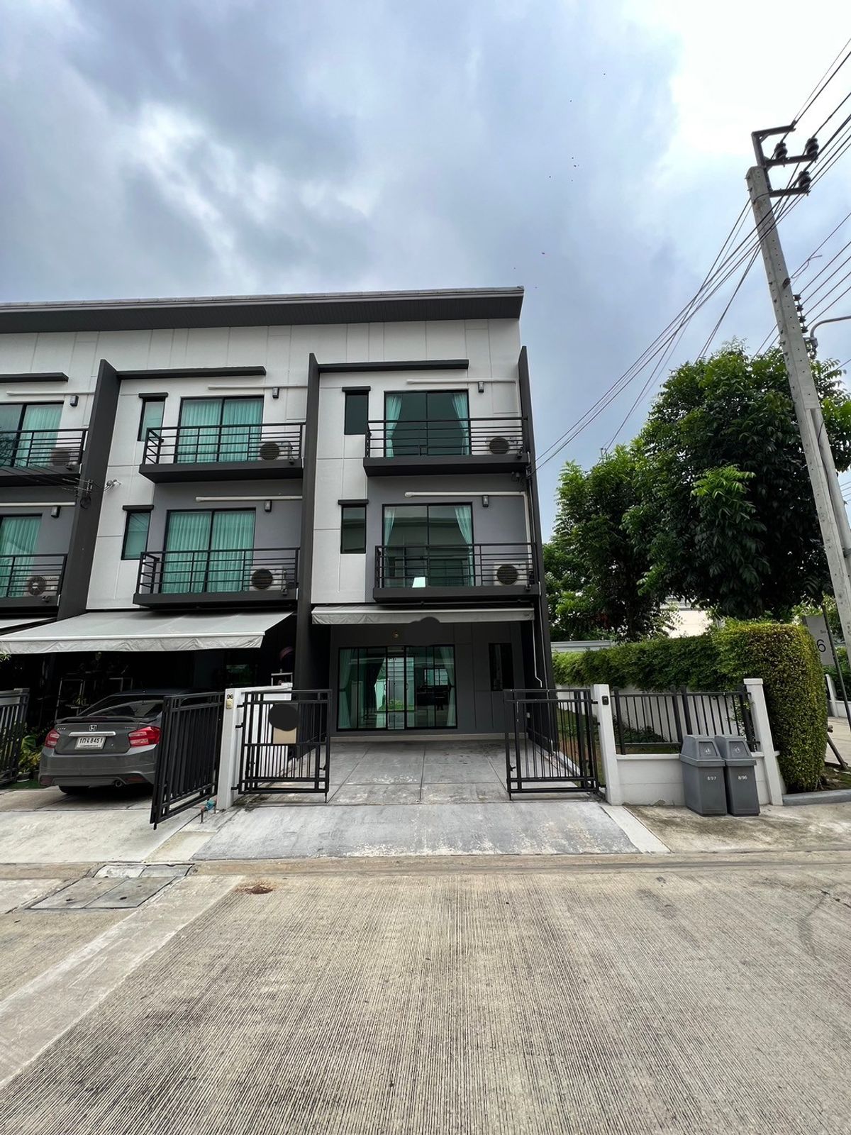 For RentHouseRama5, Ratchapruek, Bangkruai : Townhome for rent with garden and beautiful view can make a office and register a company