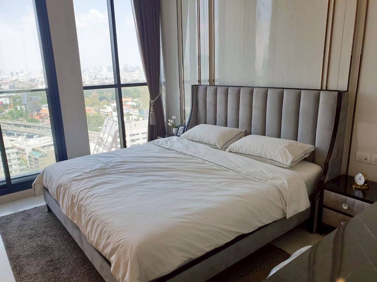 ให้เช่าคอนโดวิทยุ ชิดลม หลังสวน :  ♔ Rare Unit ♔ ชั้น 20+ พื้นที่ใช้สอย 55.72 ตร.ม. | 1 ห้องนอน 1 ห้องน้ำ | คอนโดมีSkywalk เชื่อมเข้า BTS เพลินจิตและเซ็นทรัล เอ็มแบสซี่