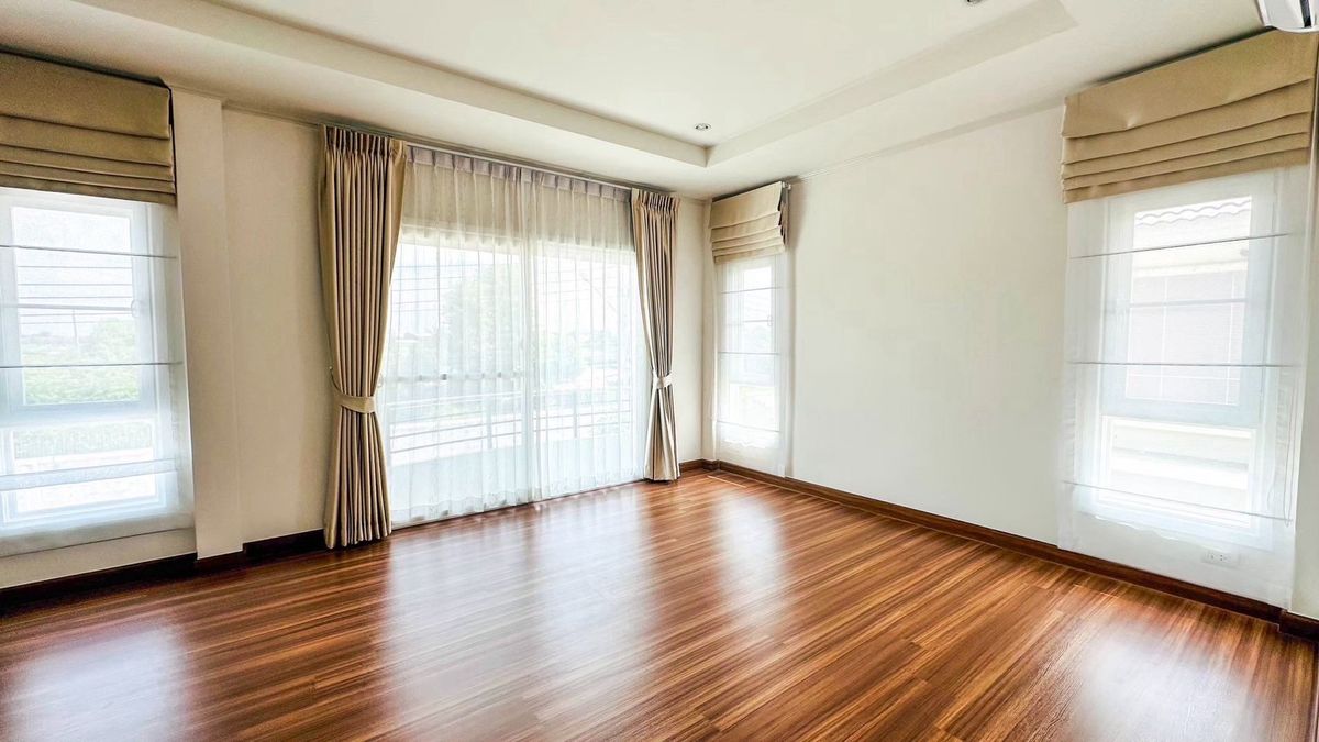 ขายบ้านปทุมธานี รังสิต ธรรมศาสตร์ : บ้านเดี่ยว 2 ชั้น  64.6 ตารางวา ศุภาลัย การ์เด้นวิลล์ กรุงเทพฯ-ปทุมธานี พื้นที่ใช้สอย  197 ตารางเมตร  4 ห้องนอน 3 ห้องน้ำ