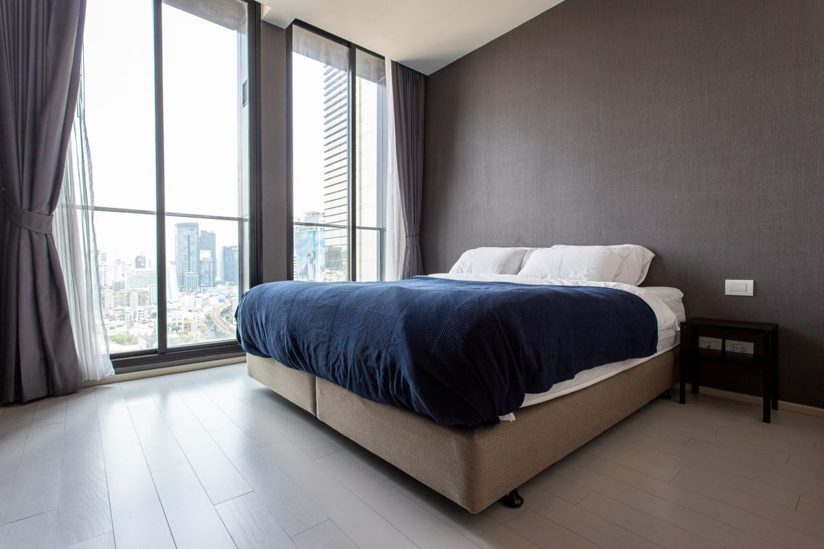 For RentCondoWitthayu, Chidlom, Langsuan, Ploenchit : Noble Ploenchit【𝐒𝐄𝐋𝐋 & 𝐑𝐄𝐍𝐓】🔥High-rise condo with open city view, warm minimalist tone, surrounded by green space🔥 Contact Line ID: @hacondo
