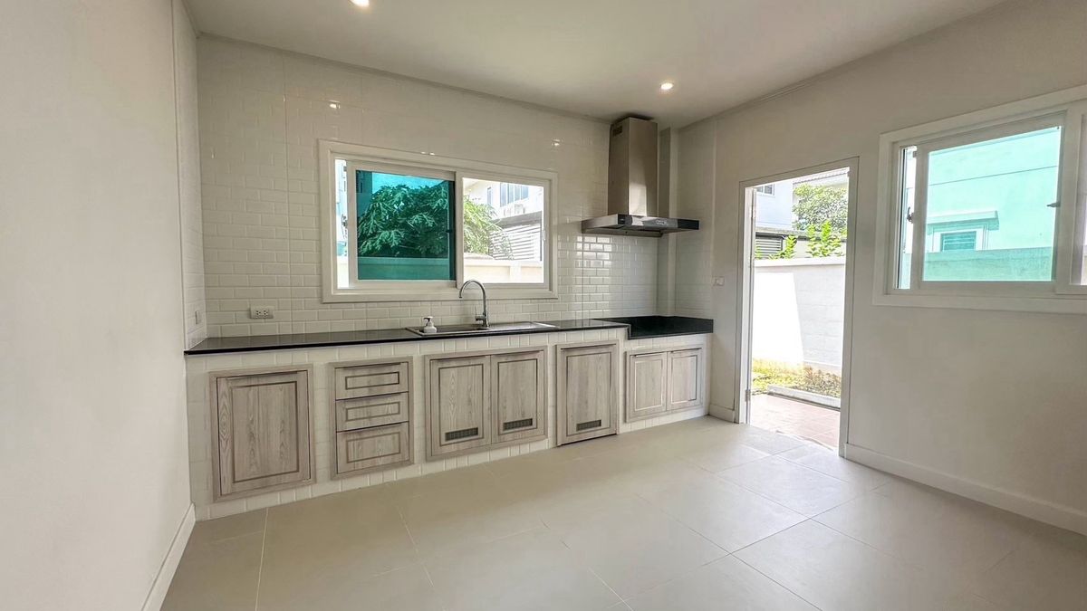 ขายบ้านปทุมธานี รังสิต ธรรมศาสตร์ : บ้านเดี่ยว 2 ชั้น  64.6 ตารางวา ศุภาลัย การ์เด้นวิลล์ กรุงเทพฯ-ปทุมธานี พื้นที่ใช้สอย  197 ตารางเมตร  4 ห้องนอน 3 ห้องน้ำ